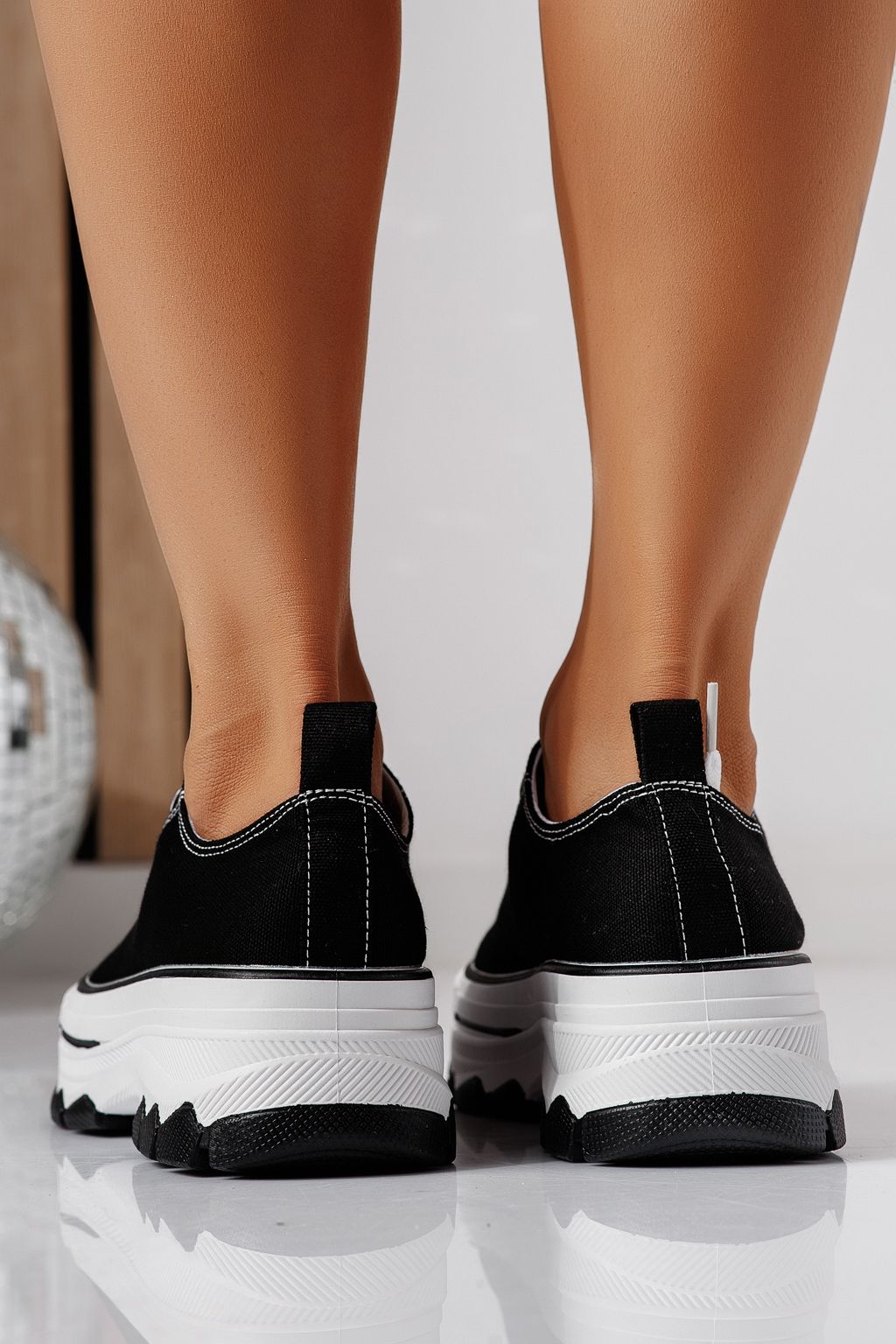 Дамски черни текстилни маратонки Zoe #24487