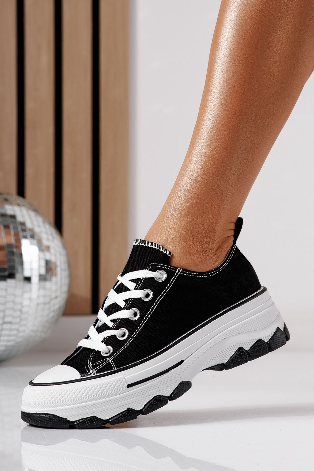 Дамски черни текстилни маратонки Zoe #24487