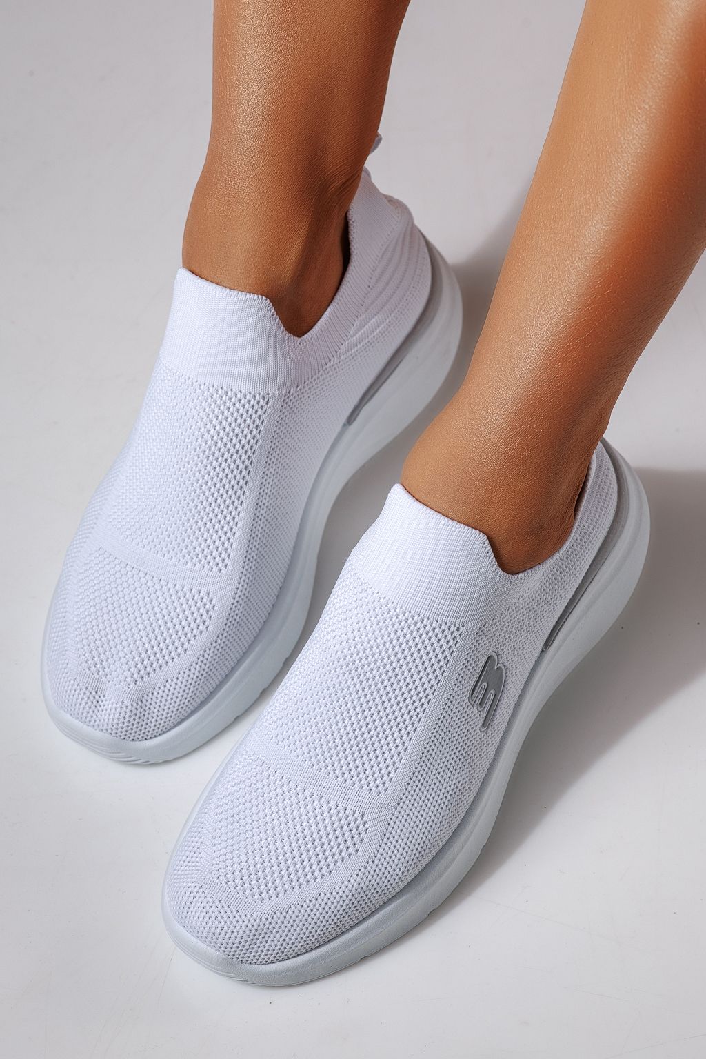 Дамски маратонки бели от текстилен материал Alona #24460