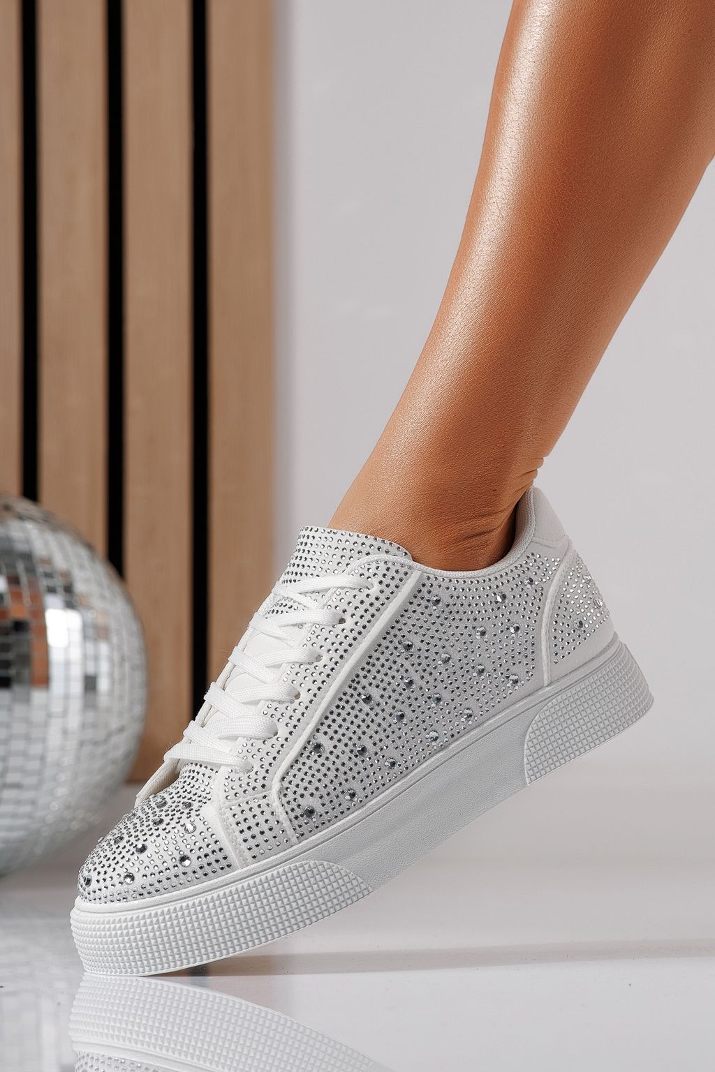 Дамски маратонки бели от обърната еко кожа Lorete #24479