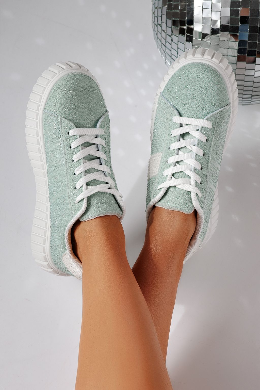 Дамски зелени велурени маратонки Loris #24404