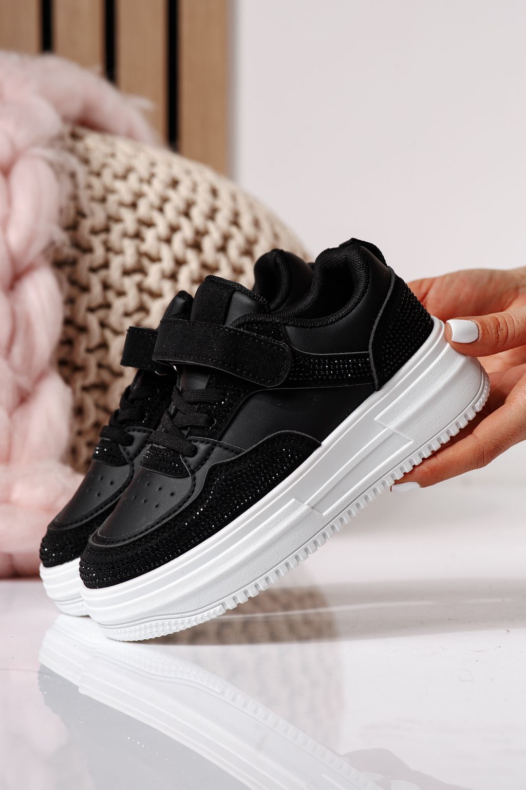 Черни детски маратонки от екокожа Aris #24399