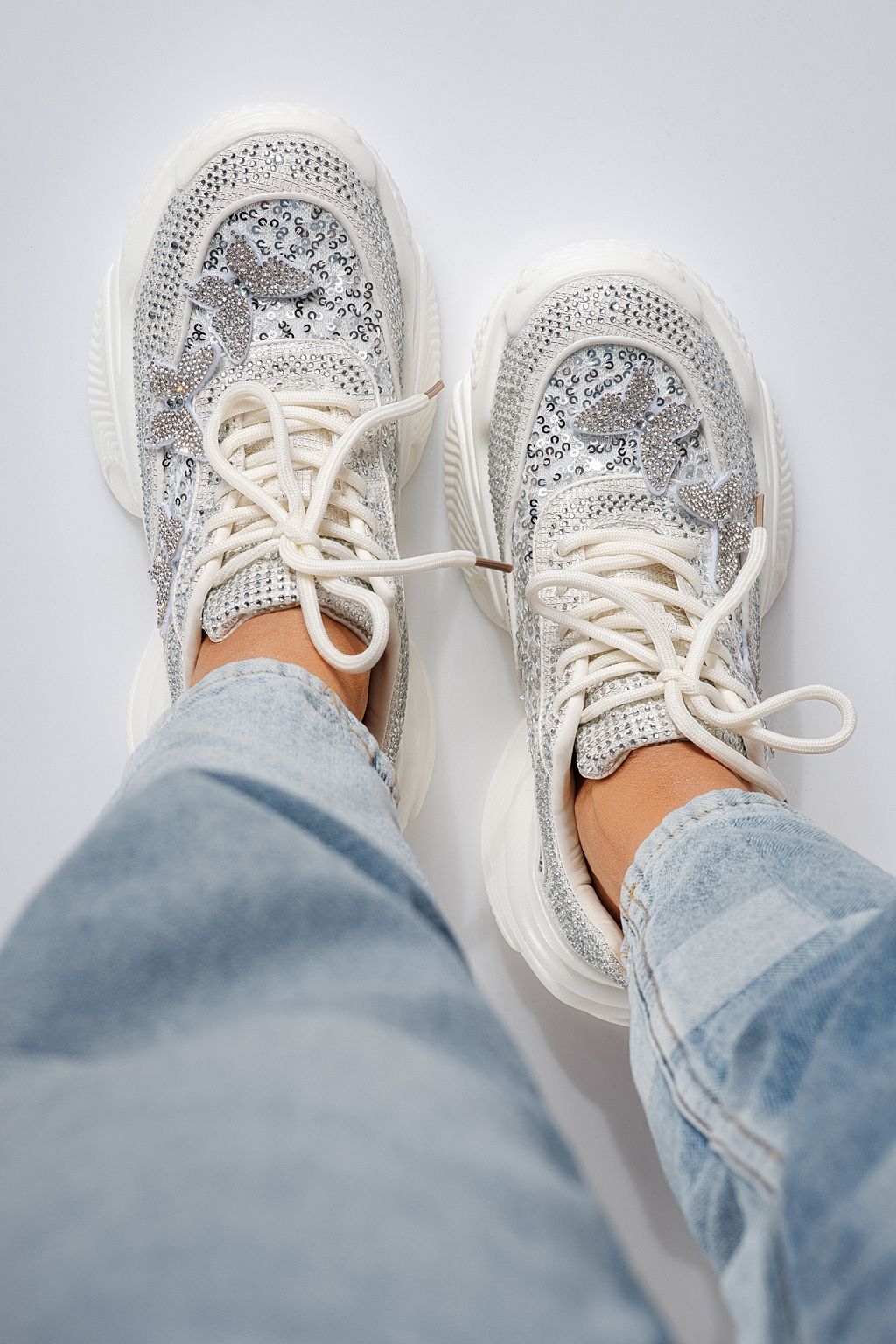 Дамски маратонки бели от текстилен материал intoarsa Evelyn #24534