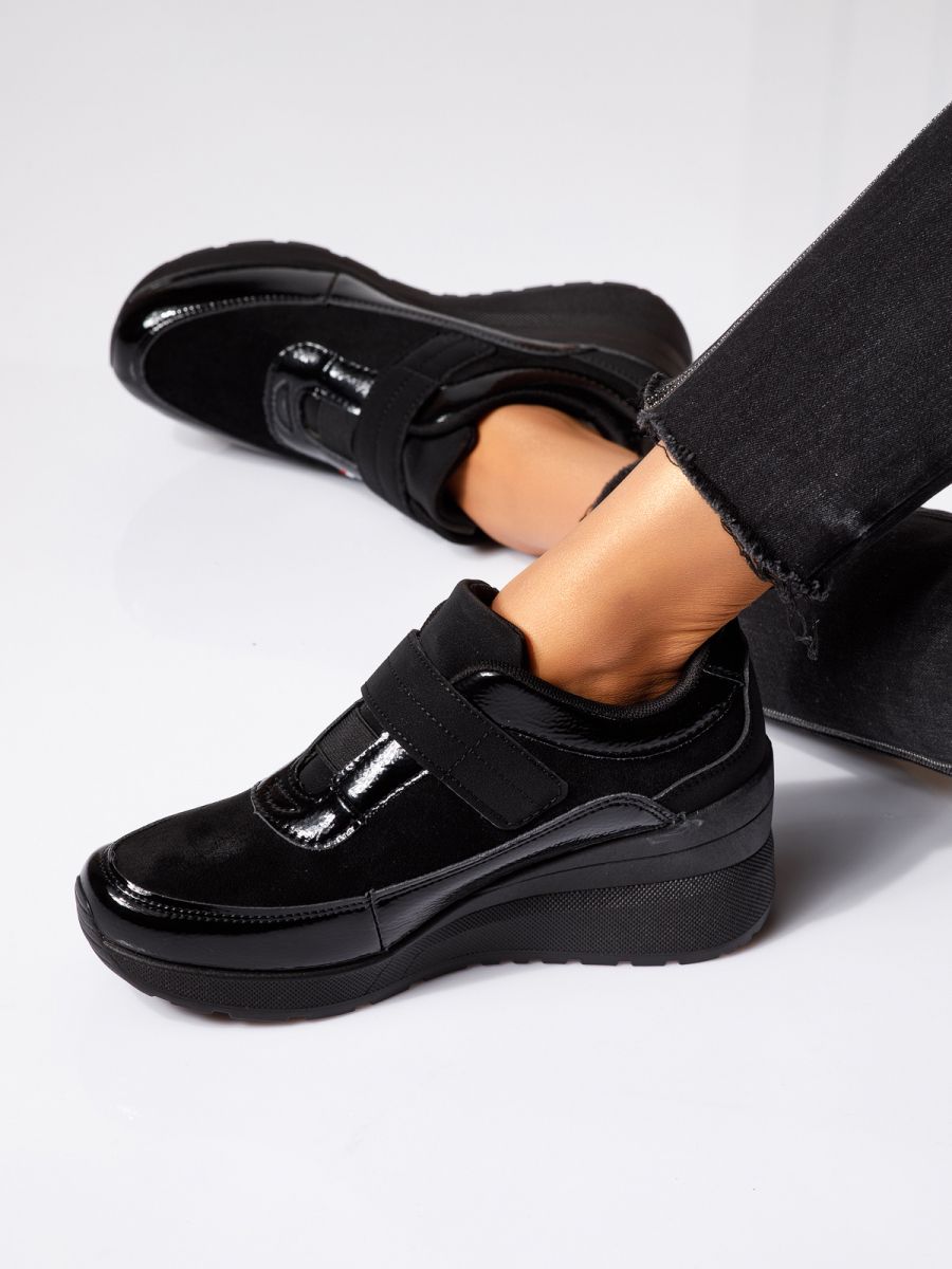 Дамски маратонки с платформа черни от еко кожа Anais #24535