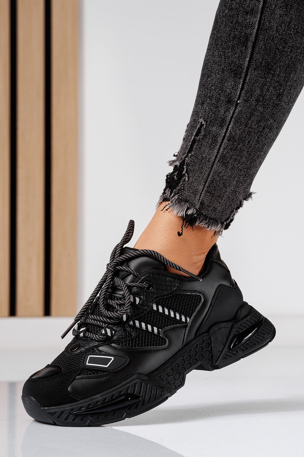 Дамски маратонки черни от еко кожа Devi #24545