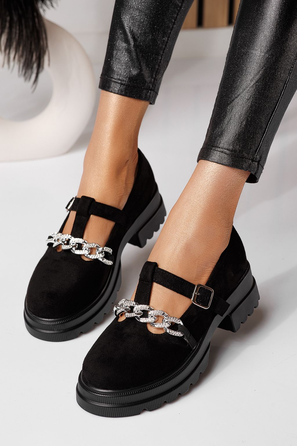 Всекидневни дамски обувки черни от обърната еко кожа Vespera #24566