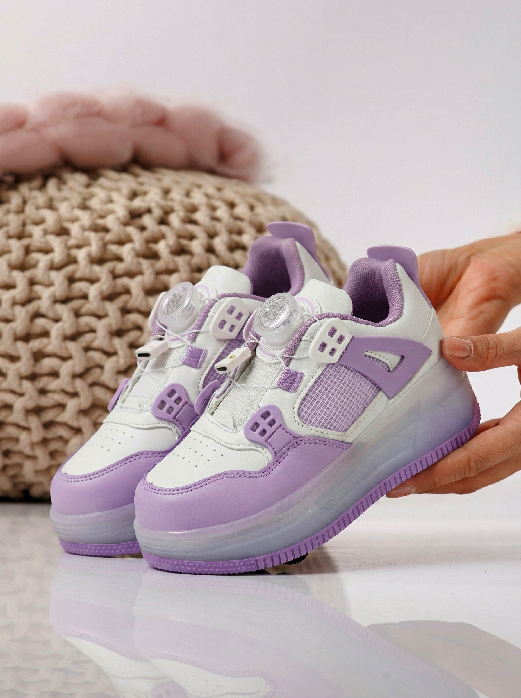 Маратонки с колелца кафяви от еко кожа Helys2 #24575