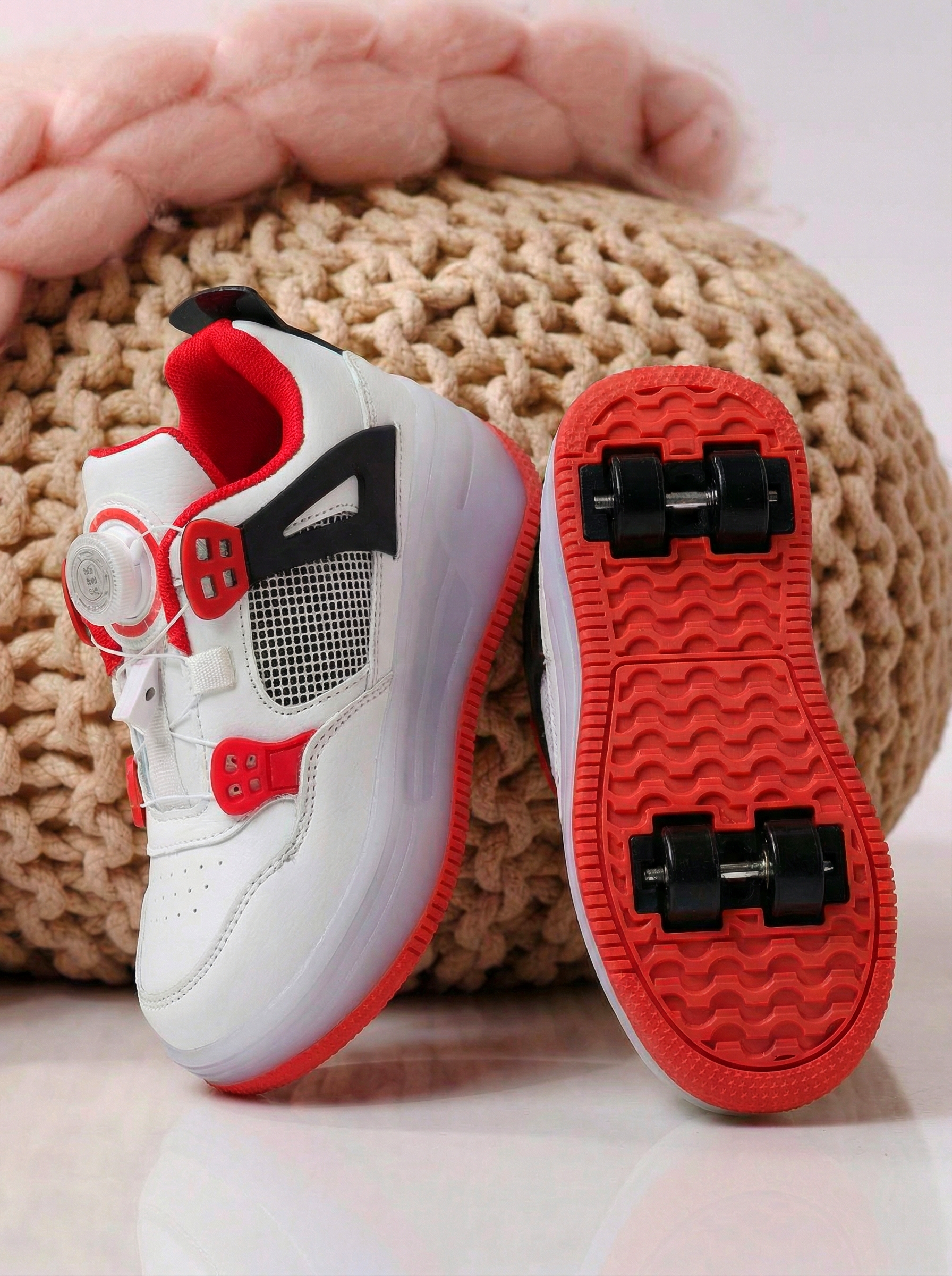 Маратонки с колелца червени от еко кожа Helys2 #24574