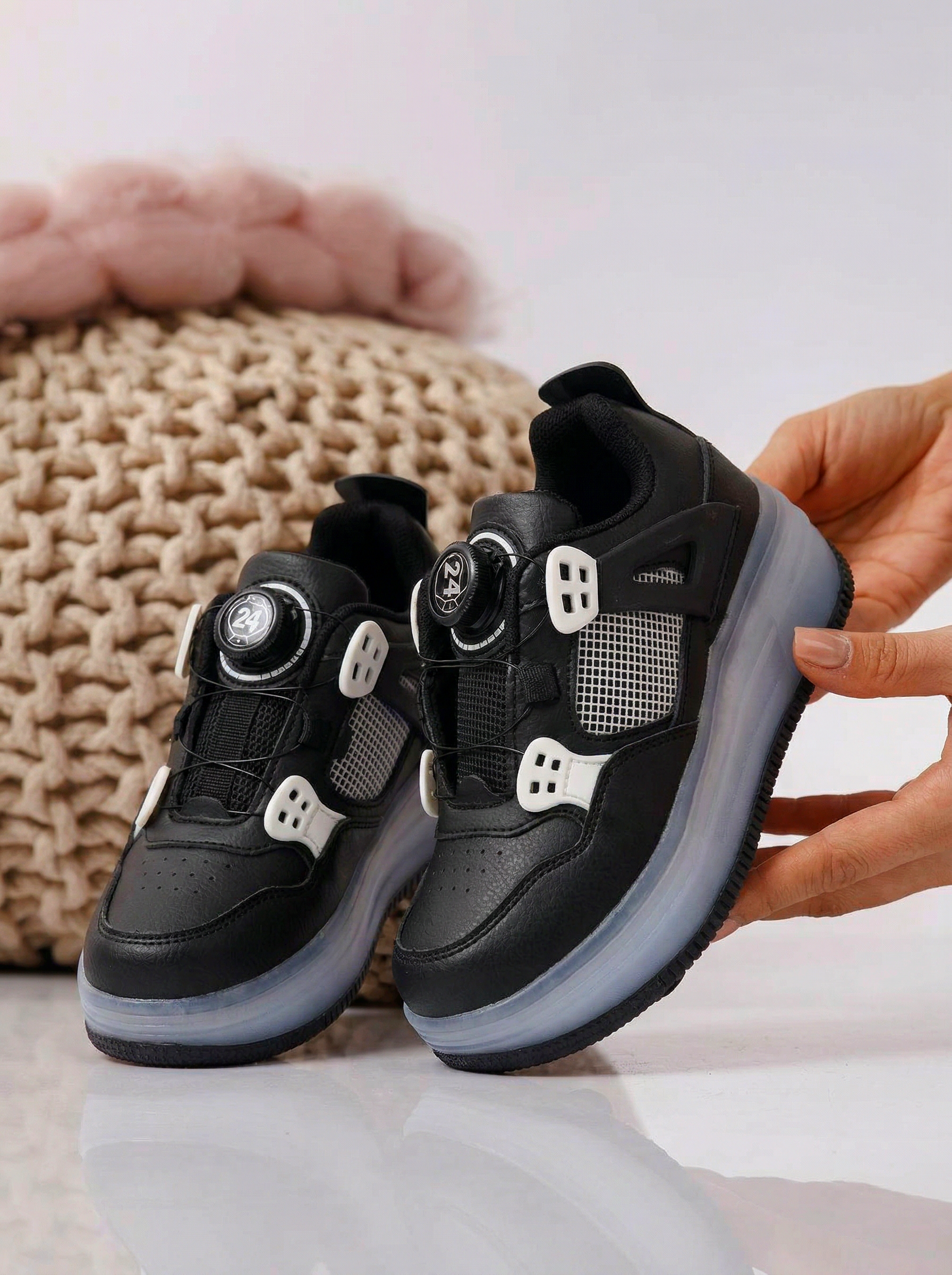 Маратонки с колелца черни от еко кожа Helys2 #24577