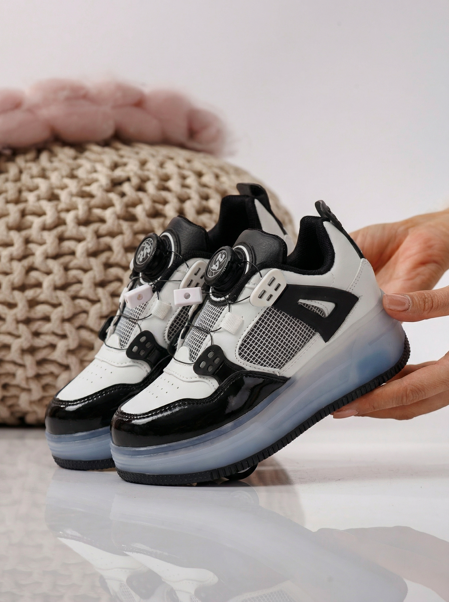 Маратонки с колелца бели от еко кожа Helys2 #24573