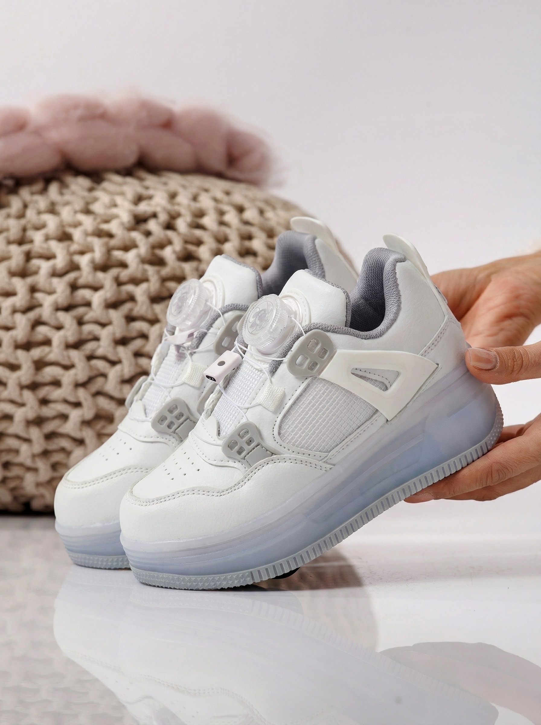 Маратонки с колелца бели от еко кожа Helys2 #24571