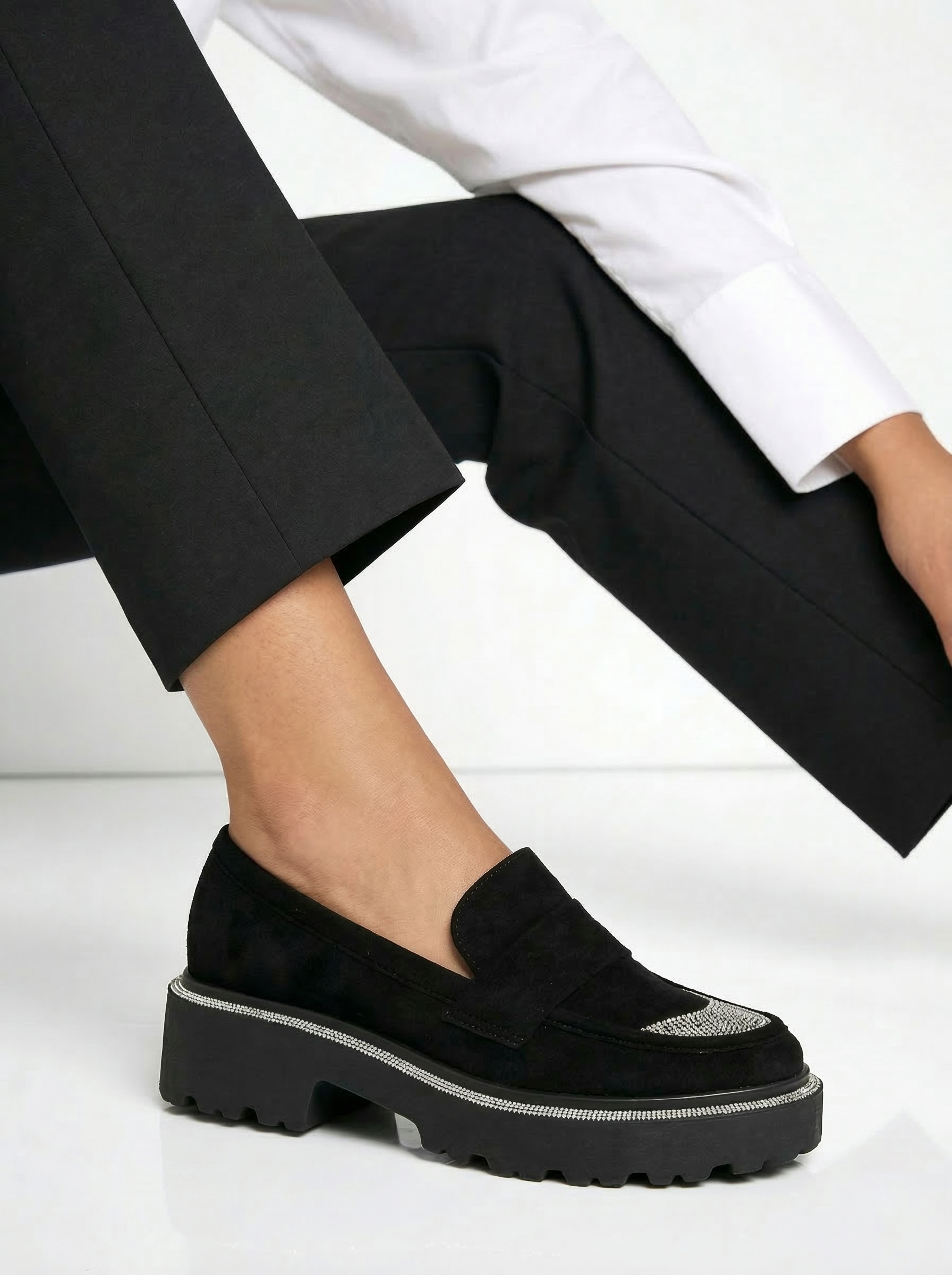 Всекидневни дамски обувки черни от обърната еко кожа Neo #18567