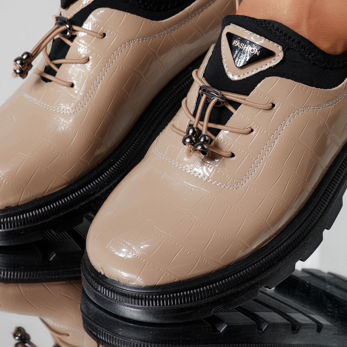 дамски бежови ежедневни обувки от лачена кожа Mariah #24605