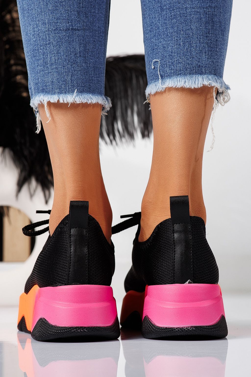 Дамски черни текстилни маратонки Maria #24609