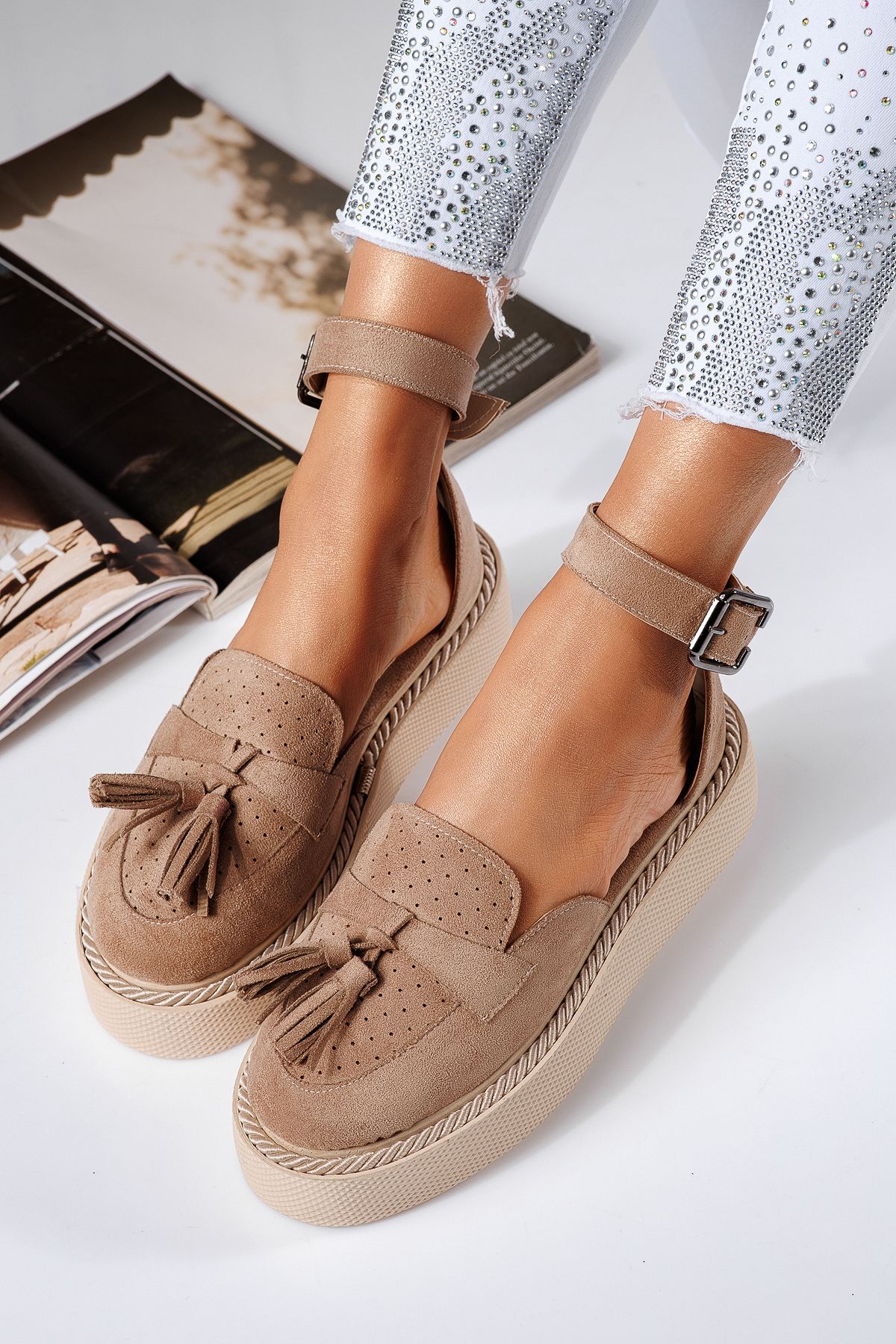 Всекидневни дамски обувки бежови от обърната еко кожа Aryan #24610