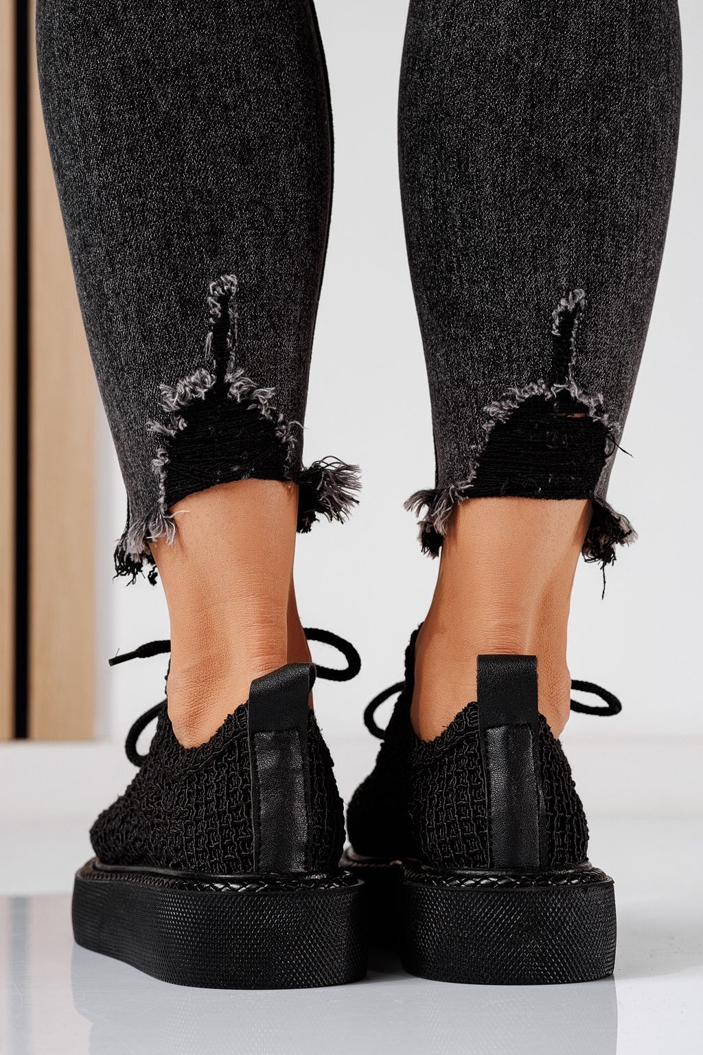 Всекидневни дамски обувки черни от текстилен материал Asha #24613