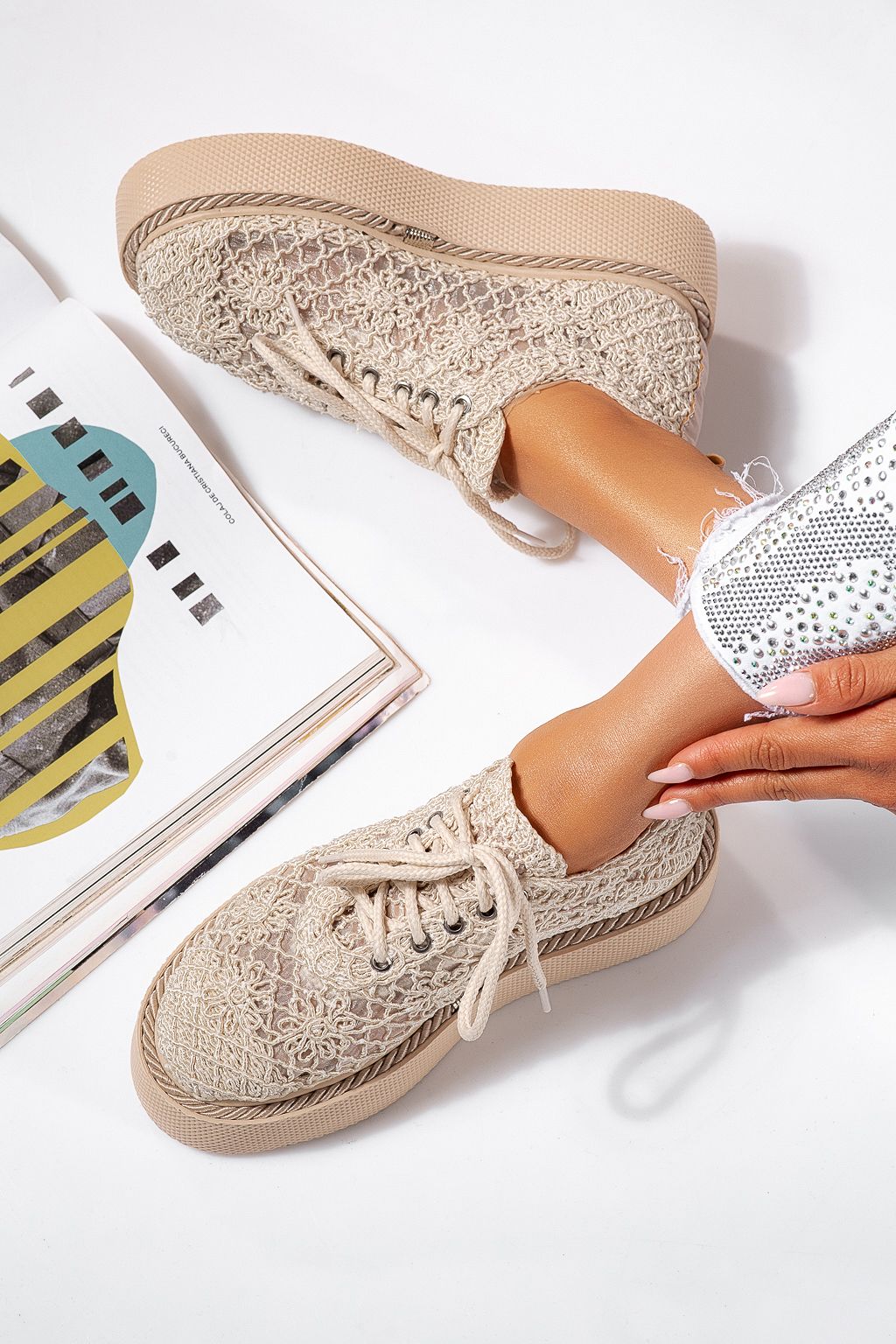 Всекидневни дамски обувки бежови от текстилен материал Asha #24614