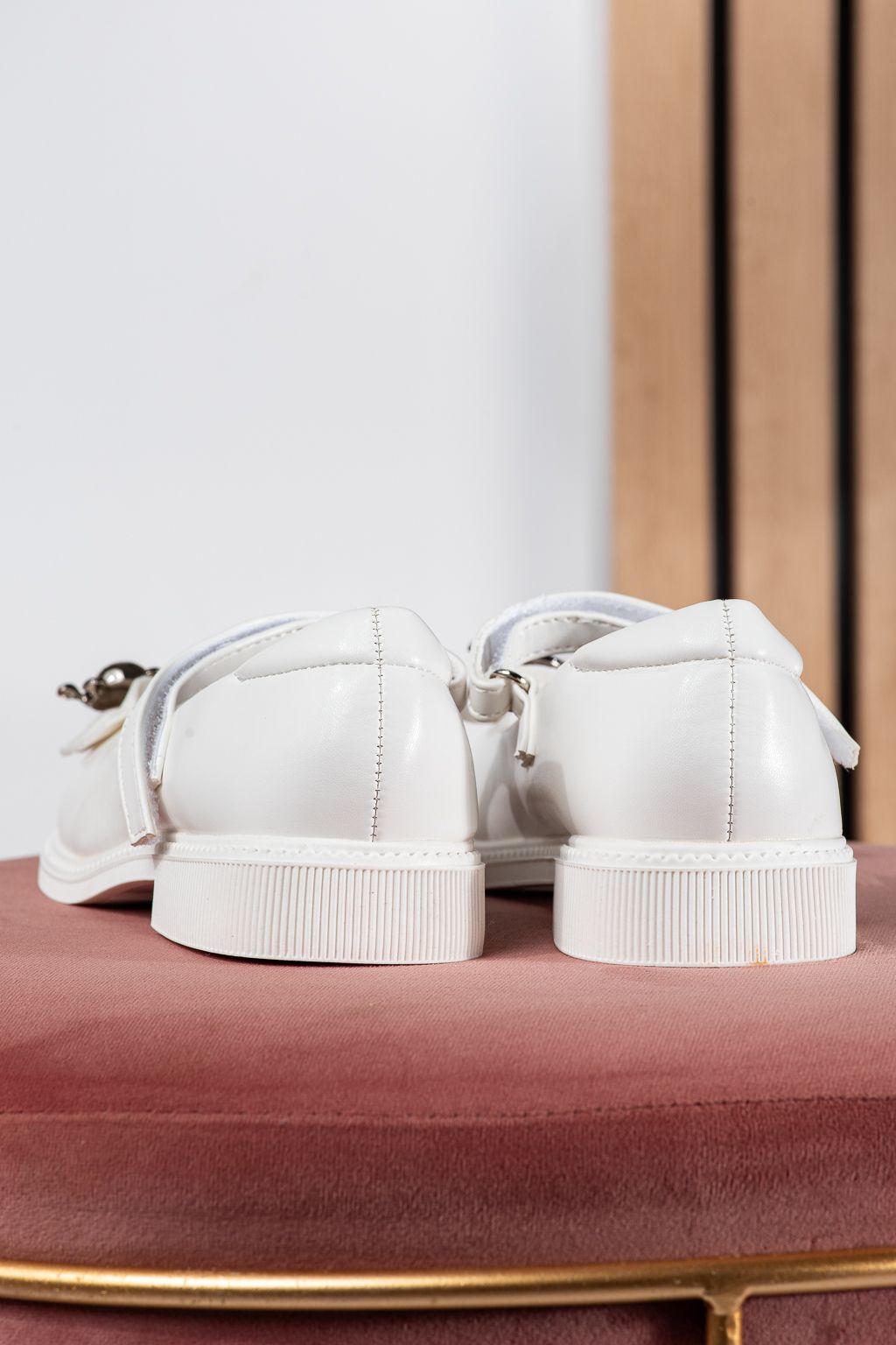 Обувки за момичета бели от еко кожа Alina #24642