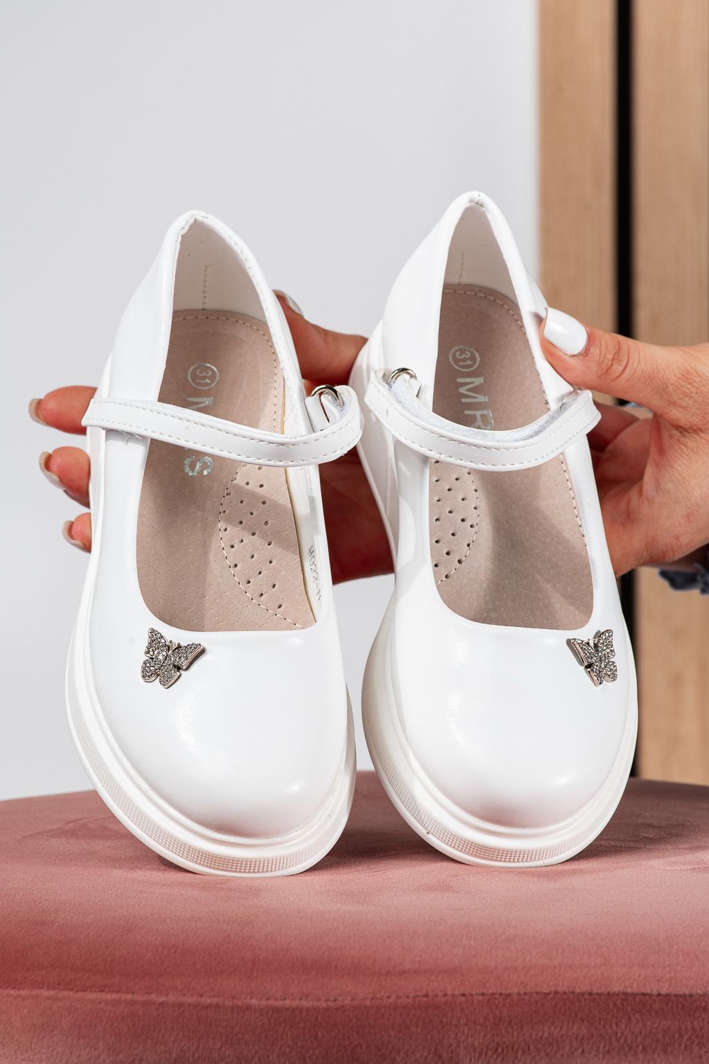 Обувки за момичета бели от еко кожа Sara #24644