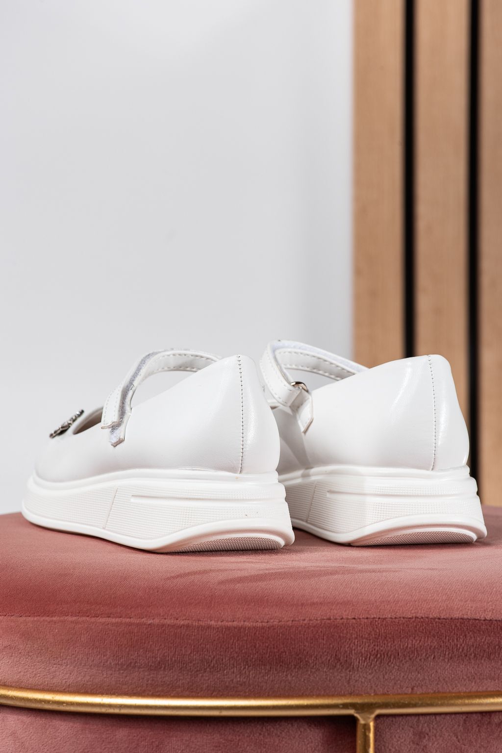 Обувки за момичета бели от еко кожа Sara #24644