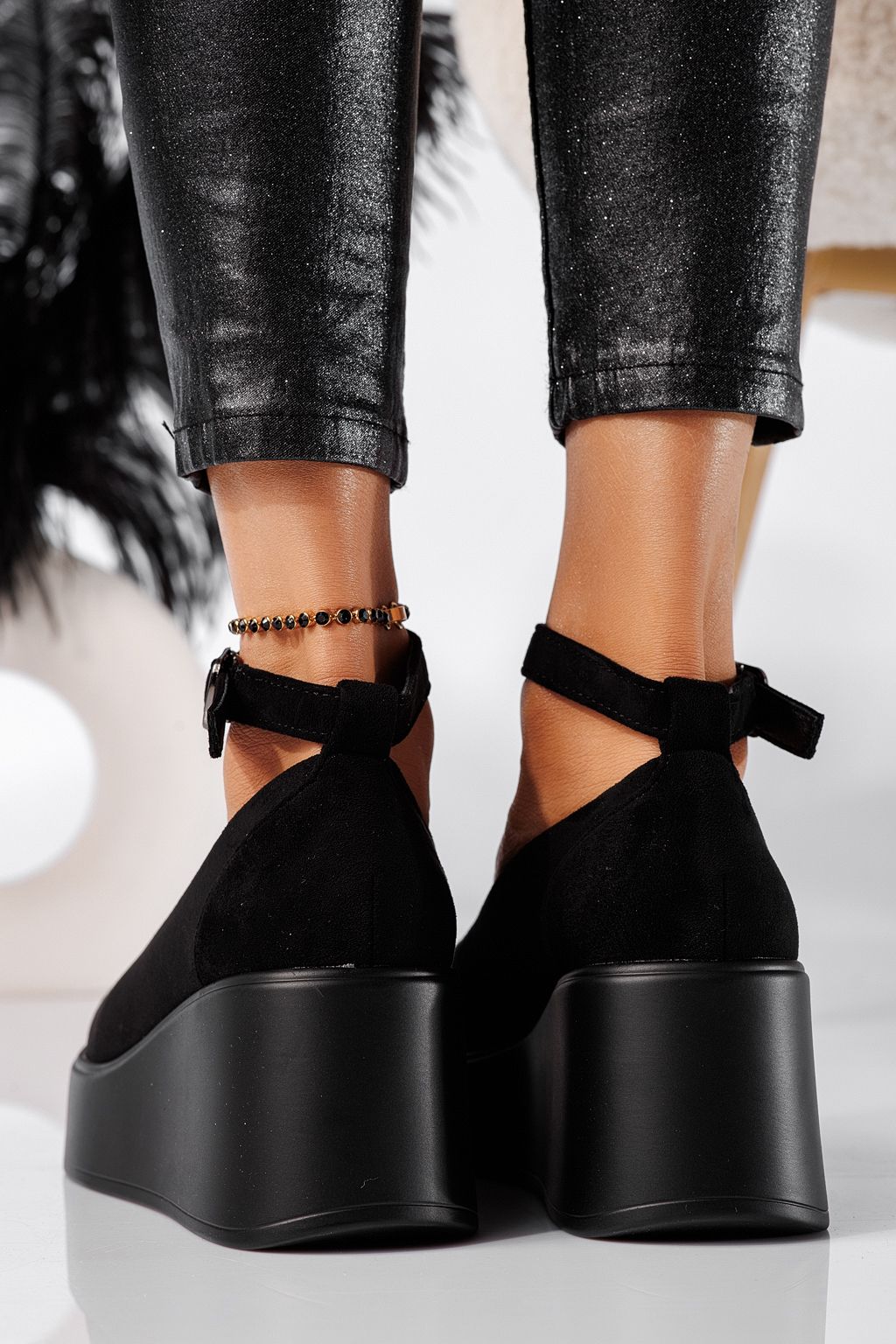 Всекидневни дамски обувки черни от обърната еко кожа Selena #24658