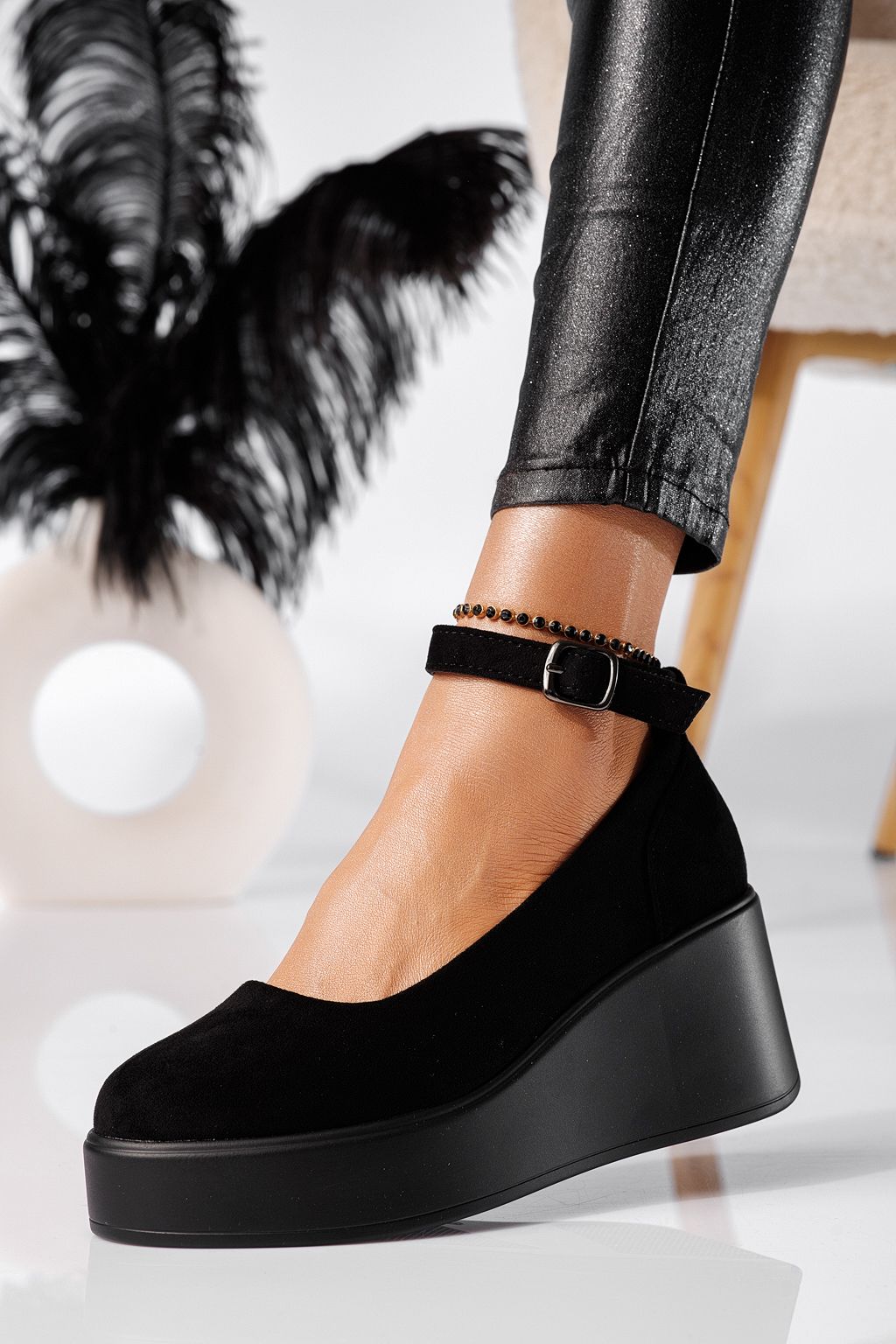 Всекидневни дамски обувки черни от обърната еко кожа Selena #24658