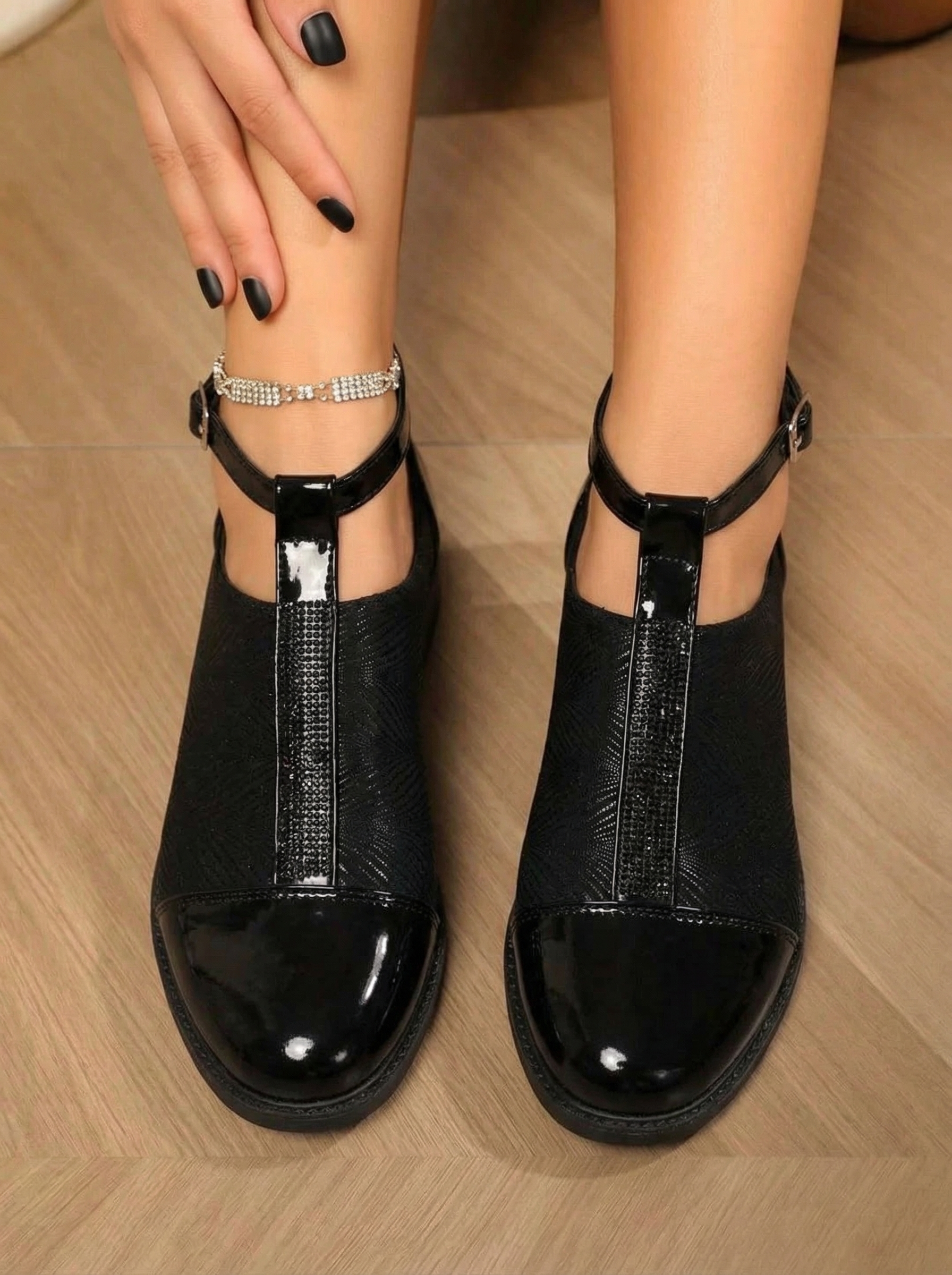 Дамски черни ежедневни обувки от лачена кожа Кара #24661