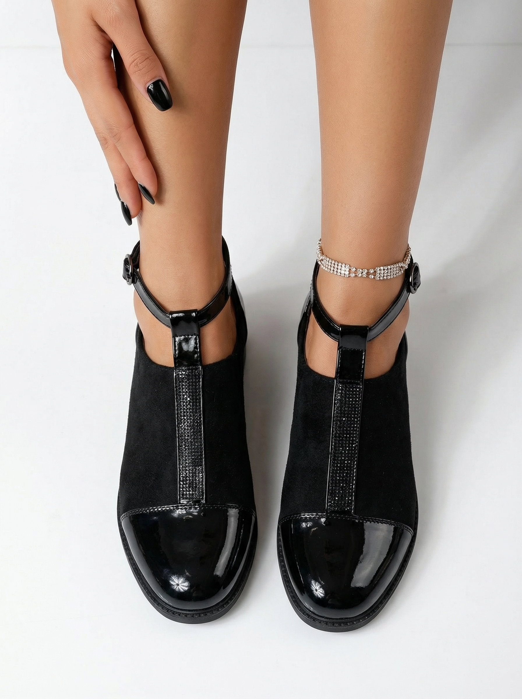 Дамски черни ежедневни обувки от лачена кожа Кара #24662