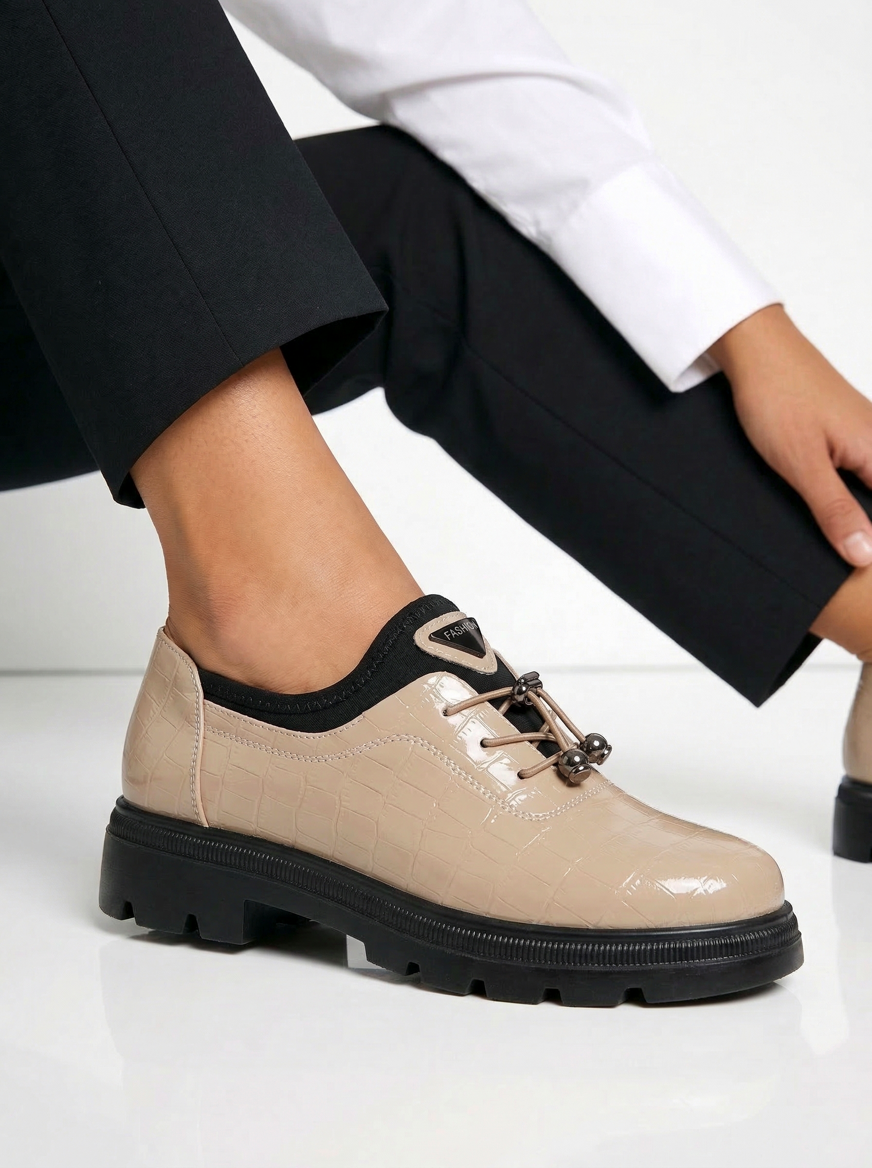 дамски бежови ежедневни обувки от лачена кожа Mariah #24605