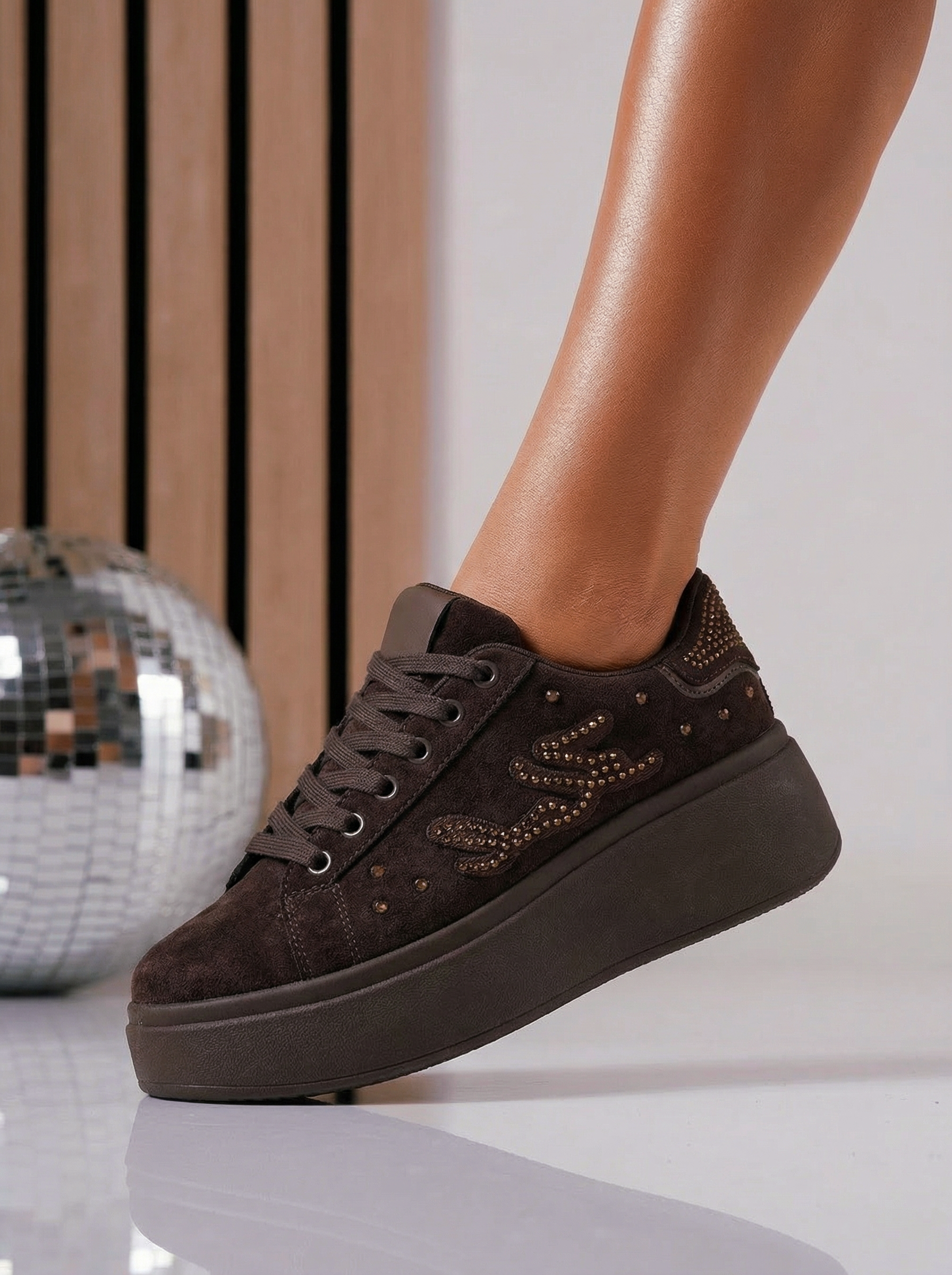 Дамски маратонки кафяви от обърната еко кожа Saphira #24681