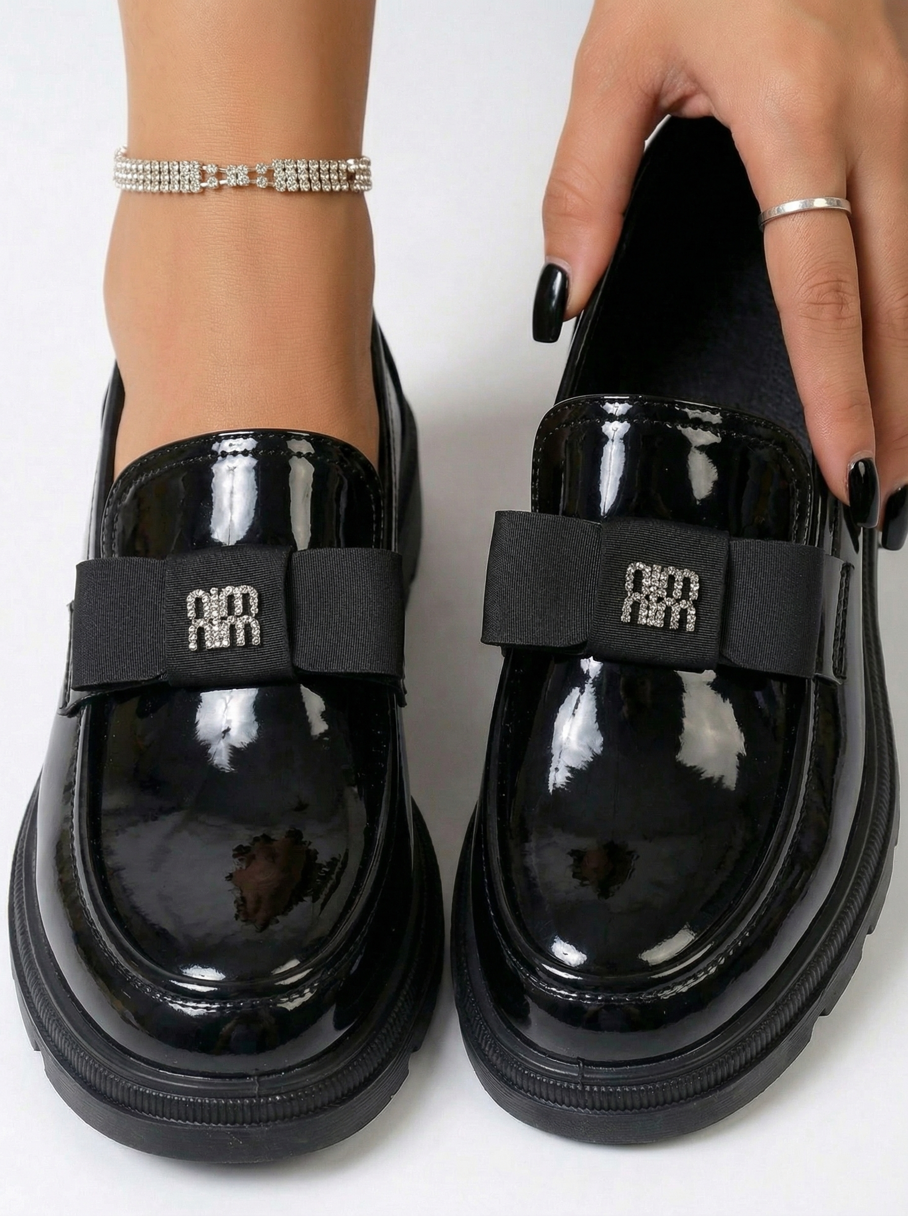 Всекидневни дамски обувки черни от лачена еко кожа Aeliana #24665