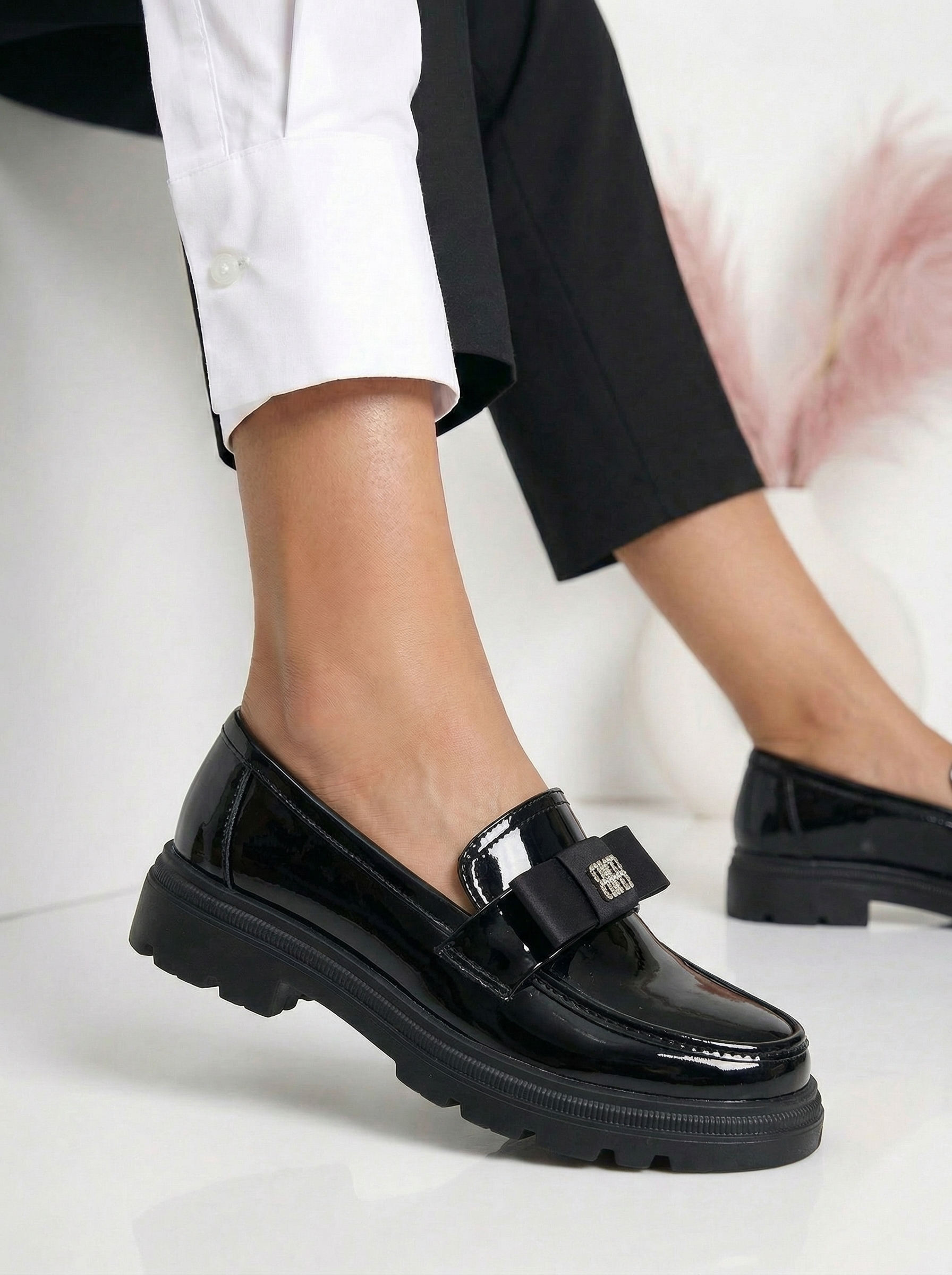 Всекидневни дамски обувки черни от лачена еко кожа Aeliana #24665