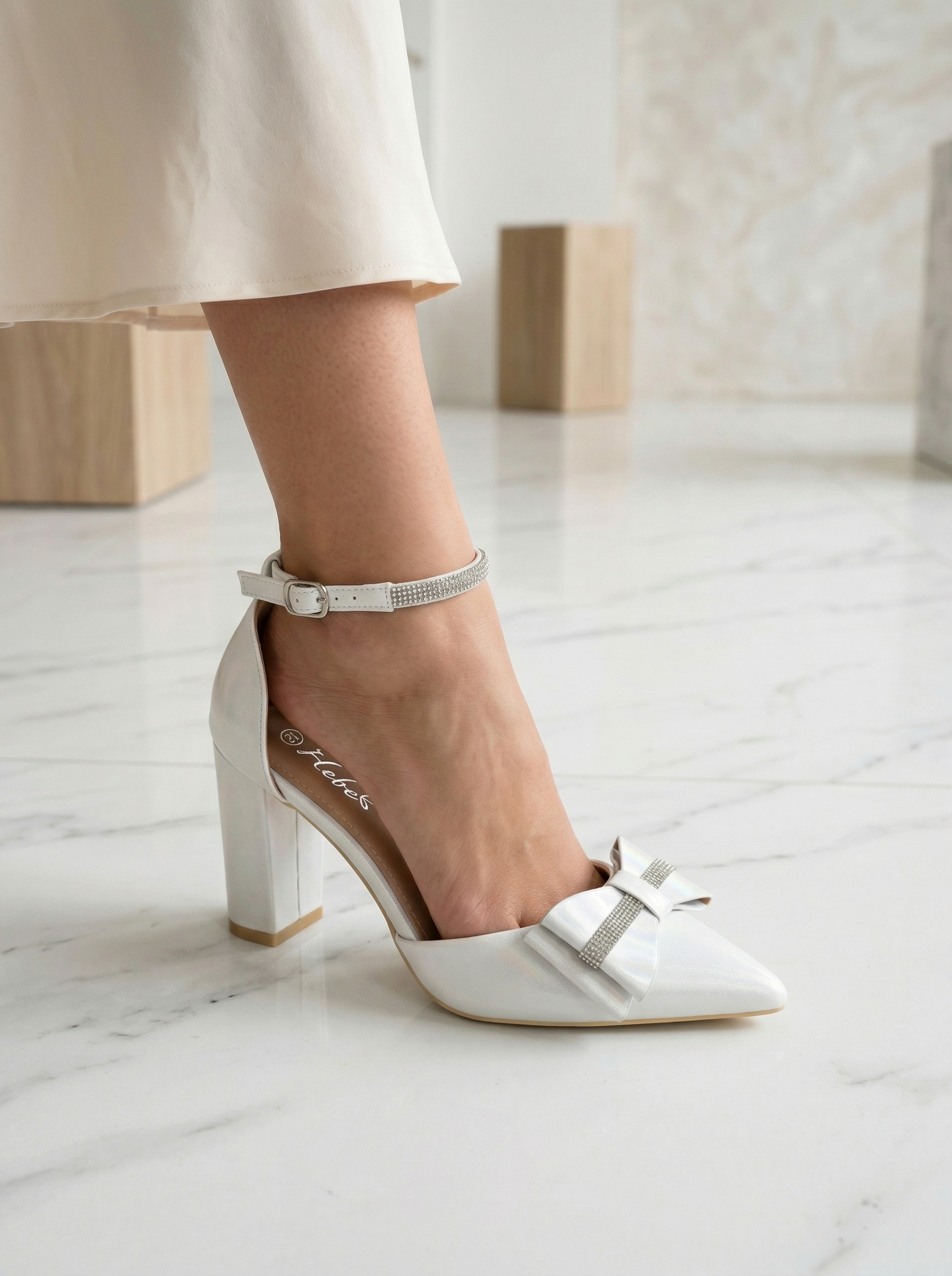 Дамски обувки с ток сребристи от еко кожа Elis #24673