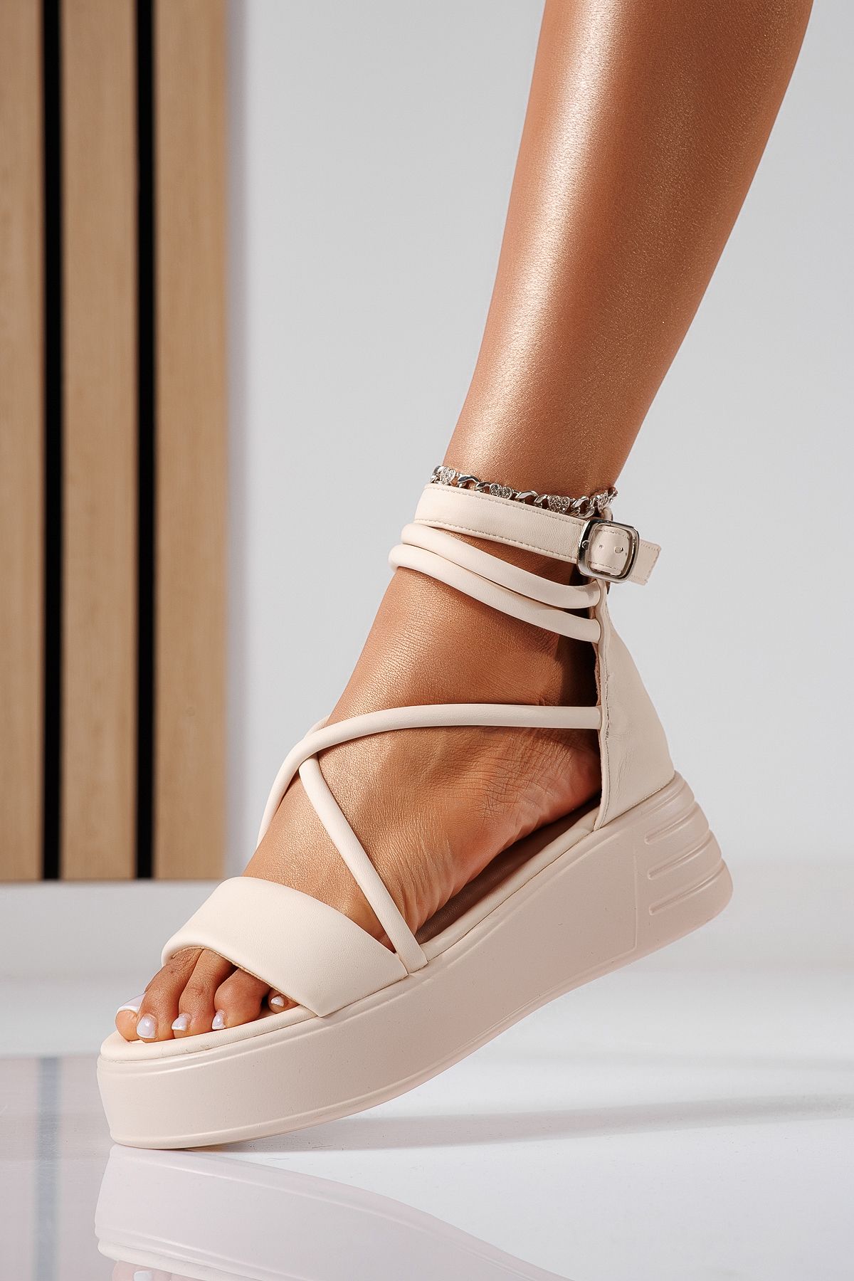 Дамски сандали с платформа бежови от еко кожа Teodora #24692