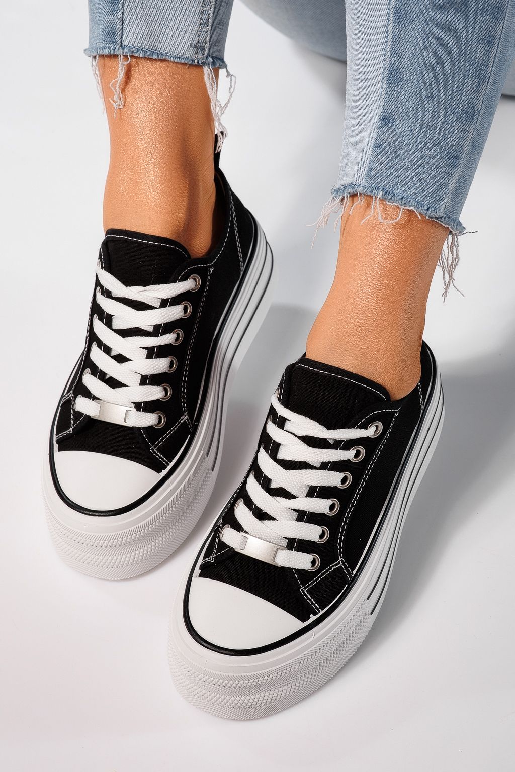 Дамски маратонки черни от текстилен материал Sophia #24727