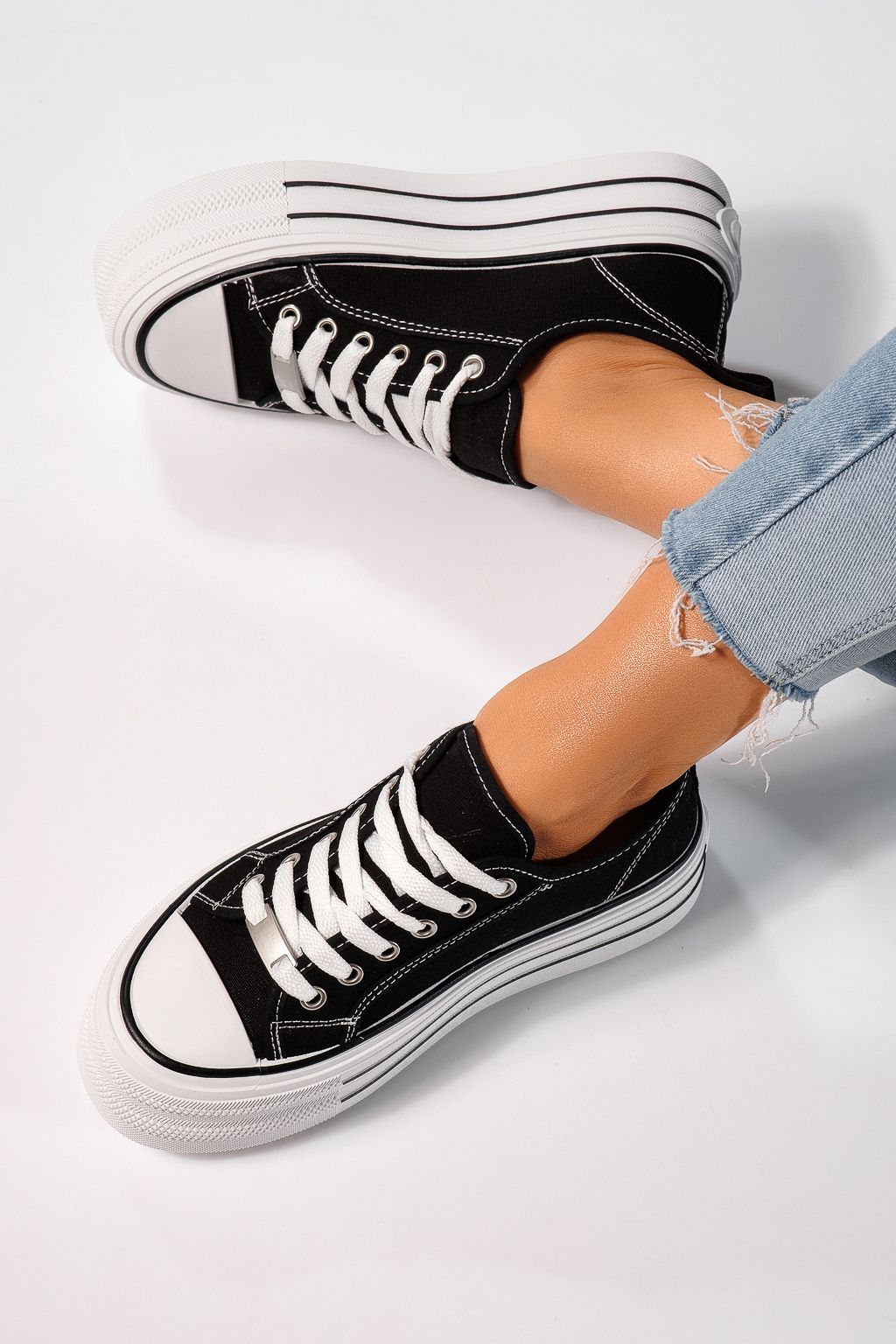 Дамски маратонки черни от текстилен материал Sophia #24727