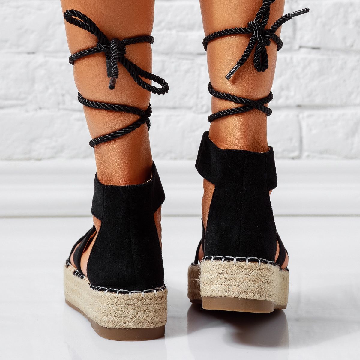 Дамски черни сандали на платформа, изработени от еко кожа и велур Miha #24788