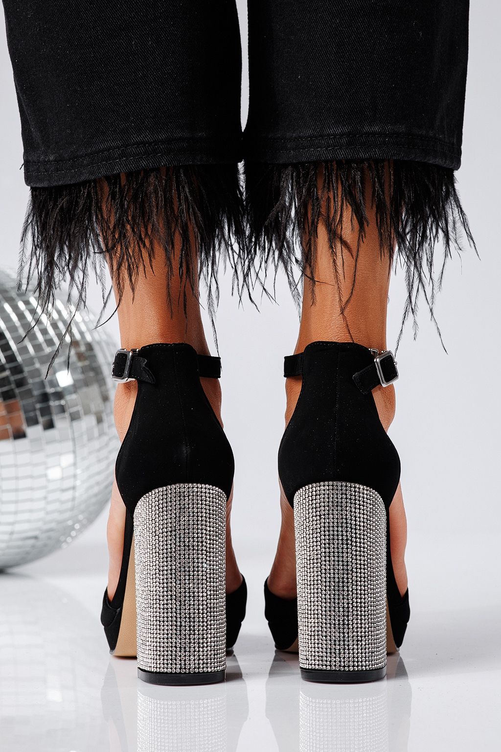 Дамски сандали с ток черни от еко кожа Evelyn #24807