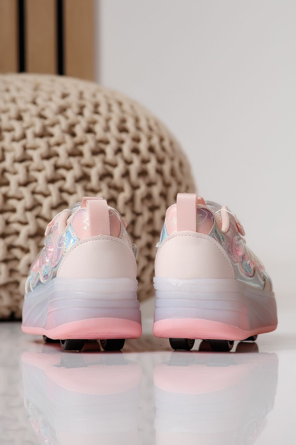 Маратонки с колелца розови от текстилен материал Helys3 #24869