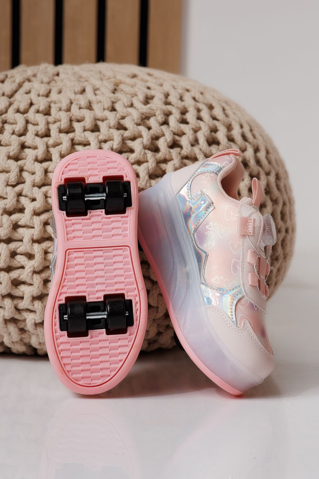 Маратонки с колелца розови от текстилен материал Helys3 #24869