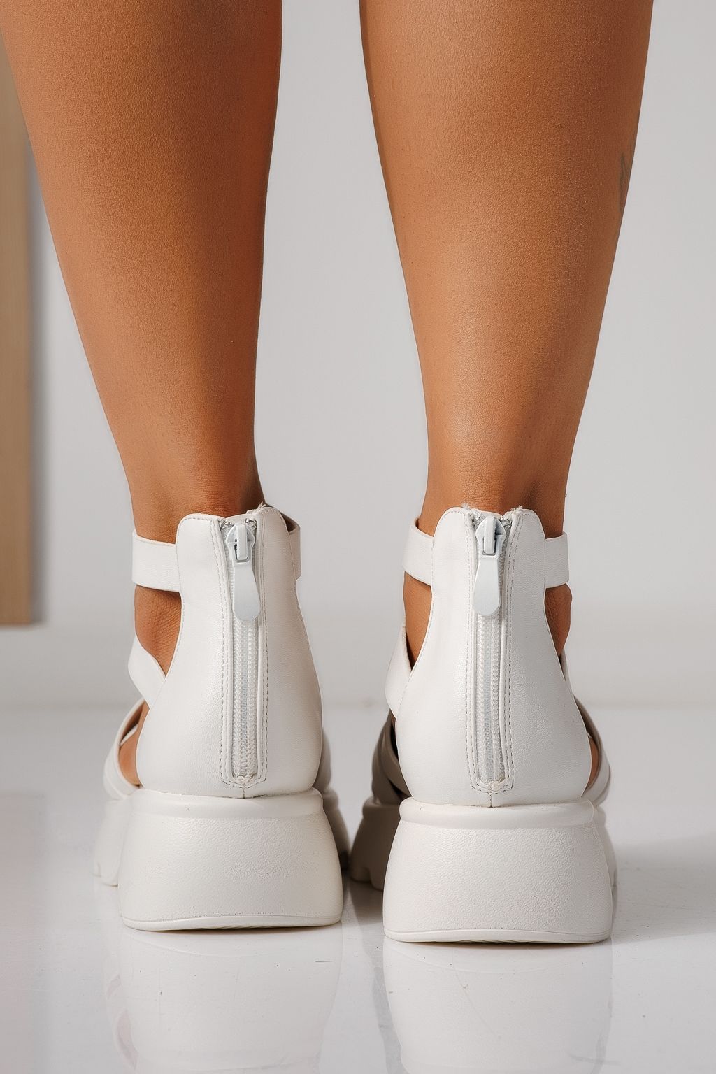 Дамски сандали с платформа бели от еко кожа Aida #24736