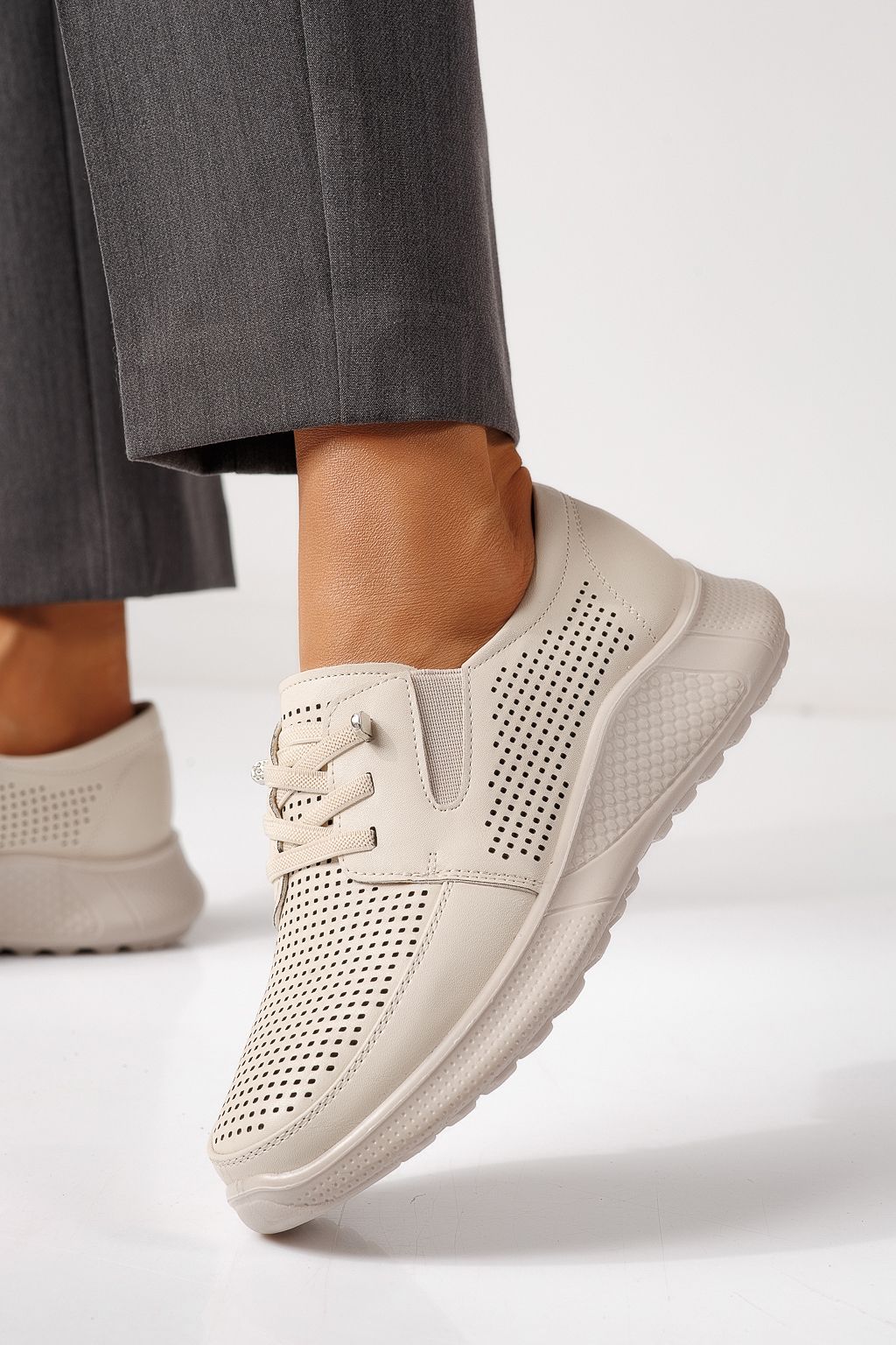 Всекидневни дамски обувки бежови  от еко кожа Gilda #24941