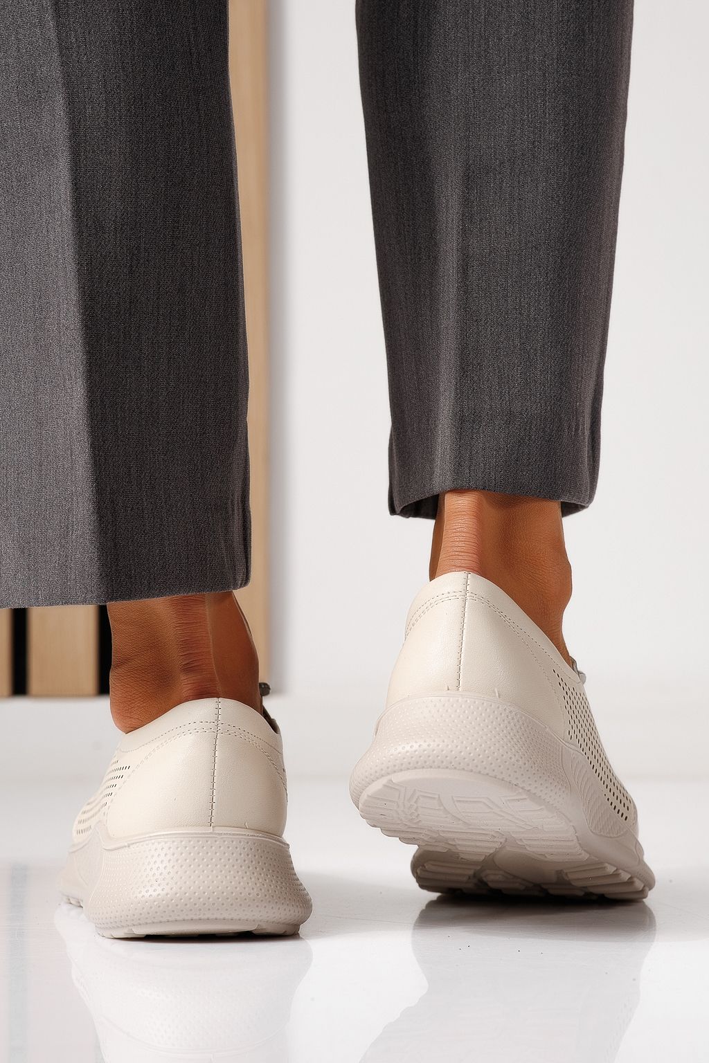 Всекидневни дамски обувки бежови  от еко кожа Gilda #24941