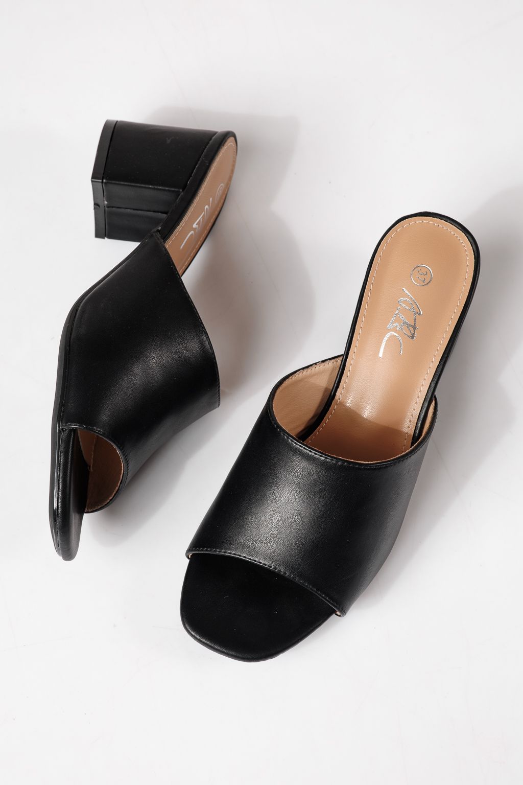 Дамски чехли с ток черни от еко кожа Azelia #24747