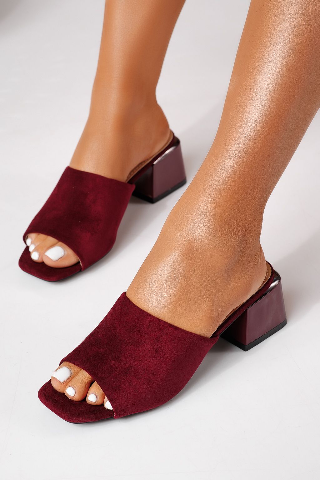 Дамски чехли с ток бордо от обърната еко кожа Thalira #24705