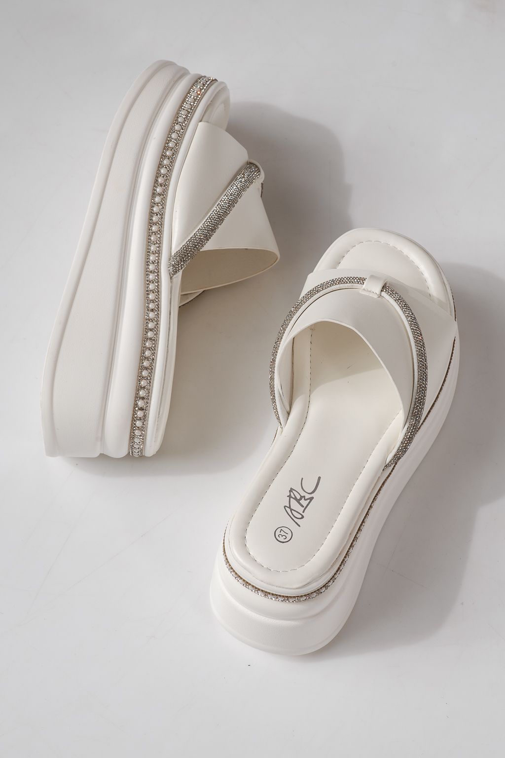 Дамски чехли с платформа бели от еко кожа Belina #24749