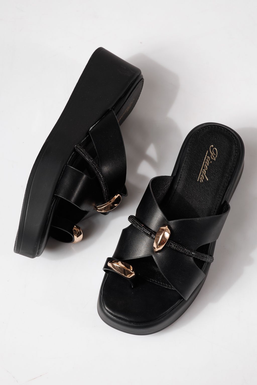 Дамски чехли с платформа черни от еко кожа Keiko #24981