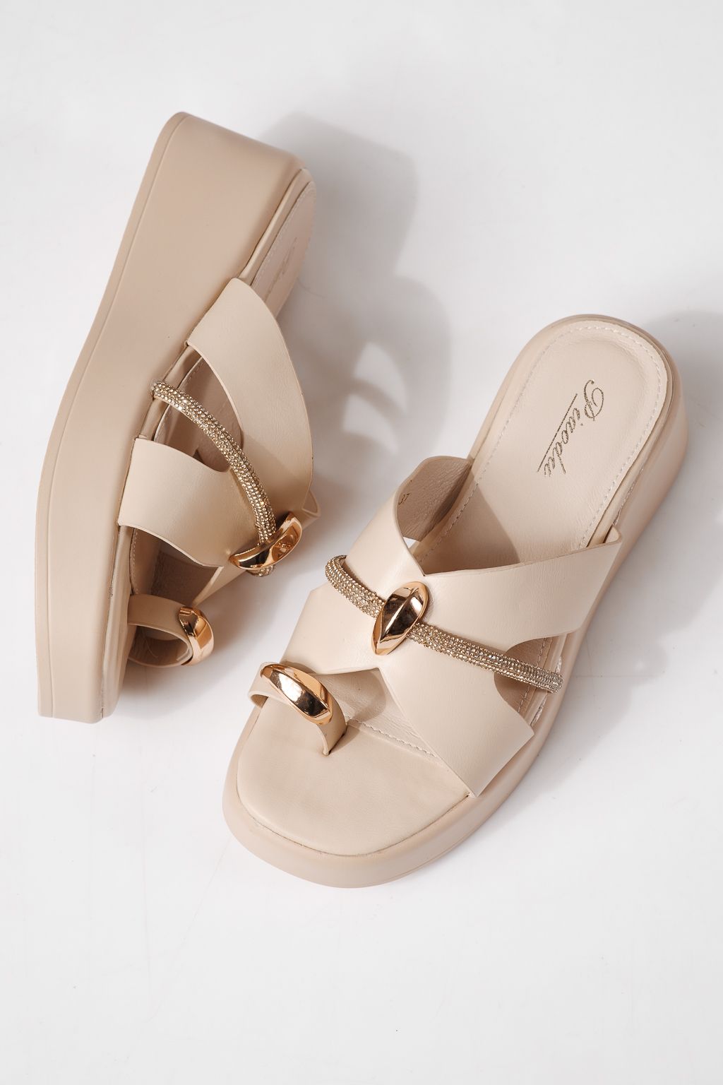 Дамски чехли с платформа бели от еко кожа Keiko #24980