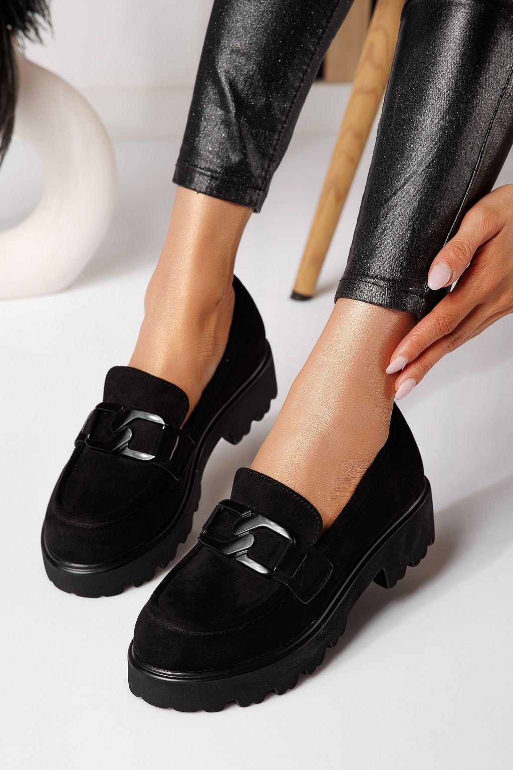 Всекидневни дамски обувки черни от обърната еко кожа Elara #25127