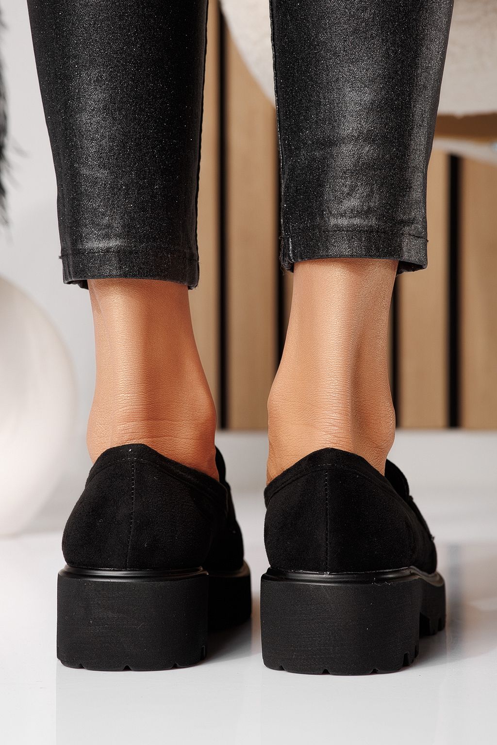 Всекидневни дамски обувки черни от обърната еко кожа Elara #25127